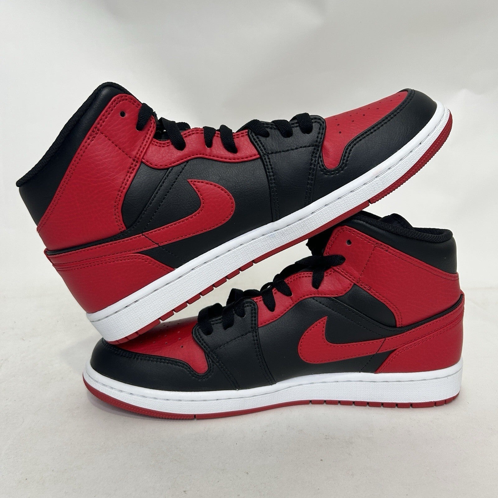 Nike  Air Jordan 1 Mid Retro “Banned/Black Red White” 554724-074 Men's 11 New