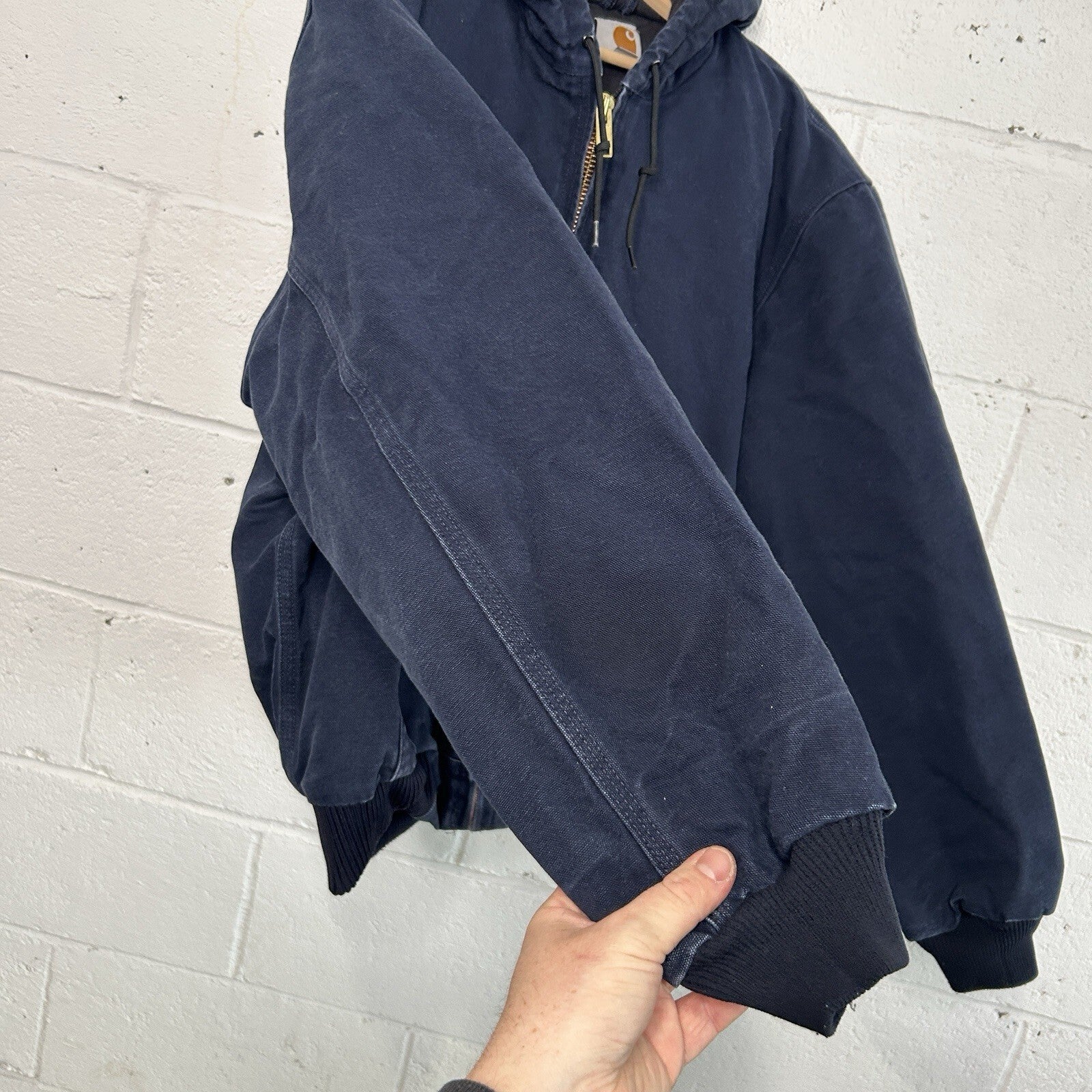 Carhartt Quilted Hooded Active Jacket “Dark Navy” J140 DNY Men’s Large