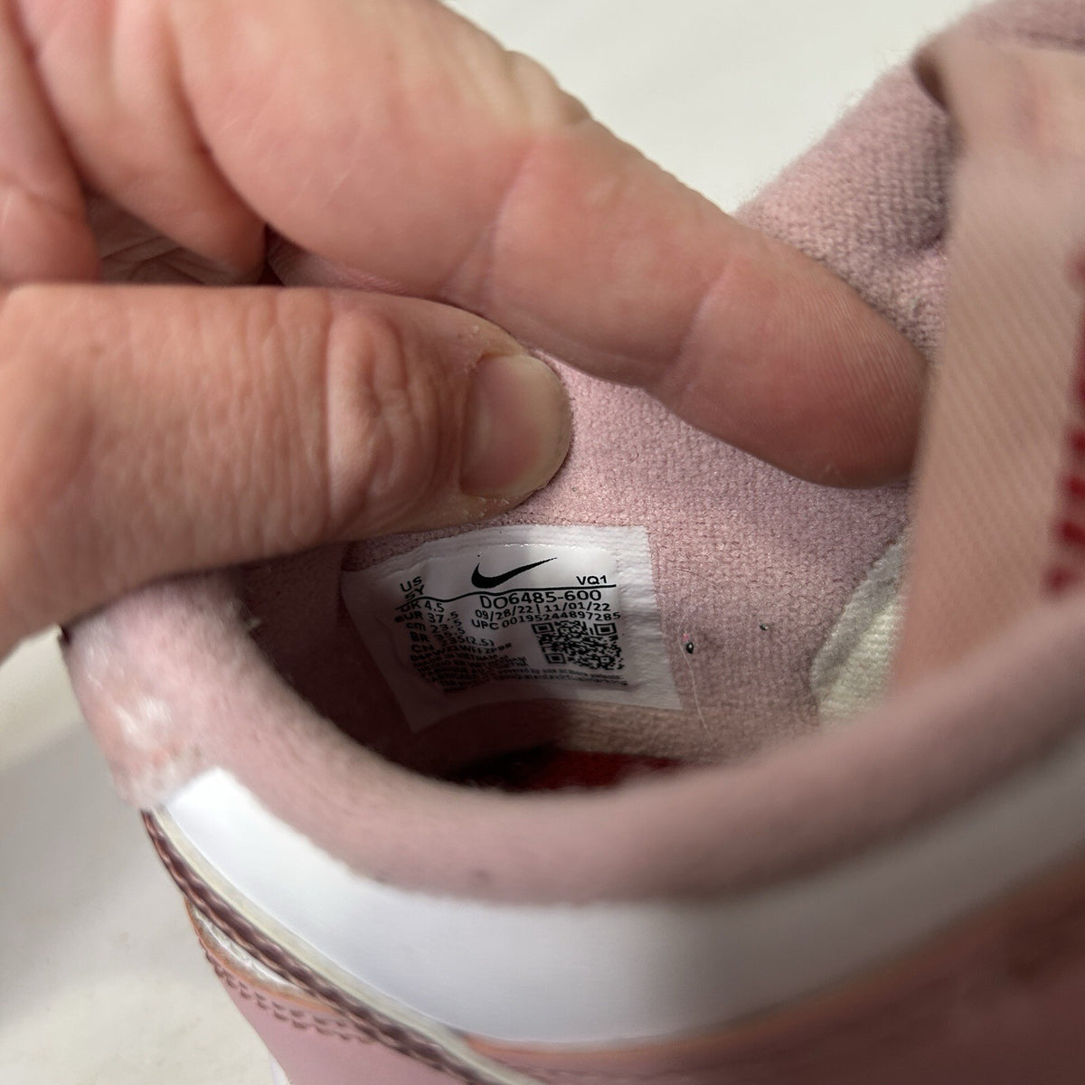 Nike Dunk Low GS “Pink Velvet White” DO6485-600 5Y/Women’s 6.5 Worn