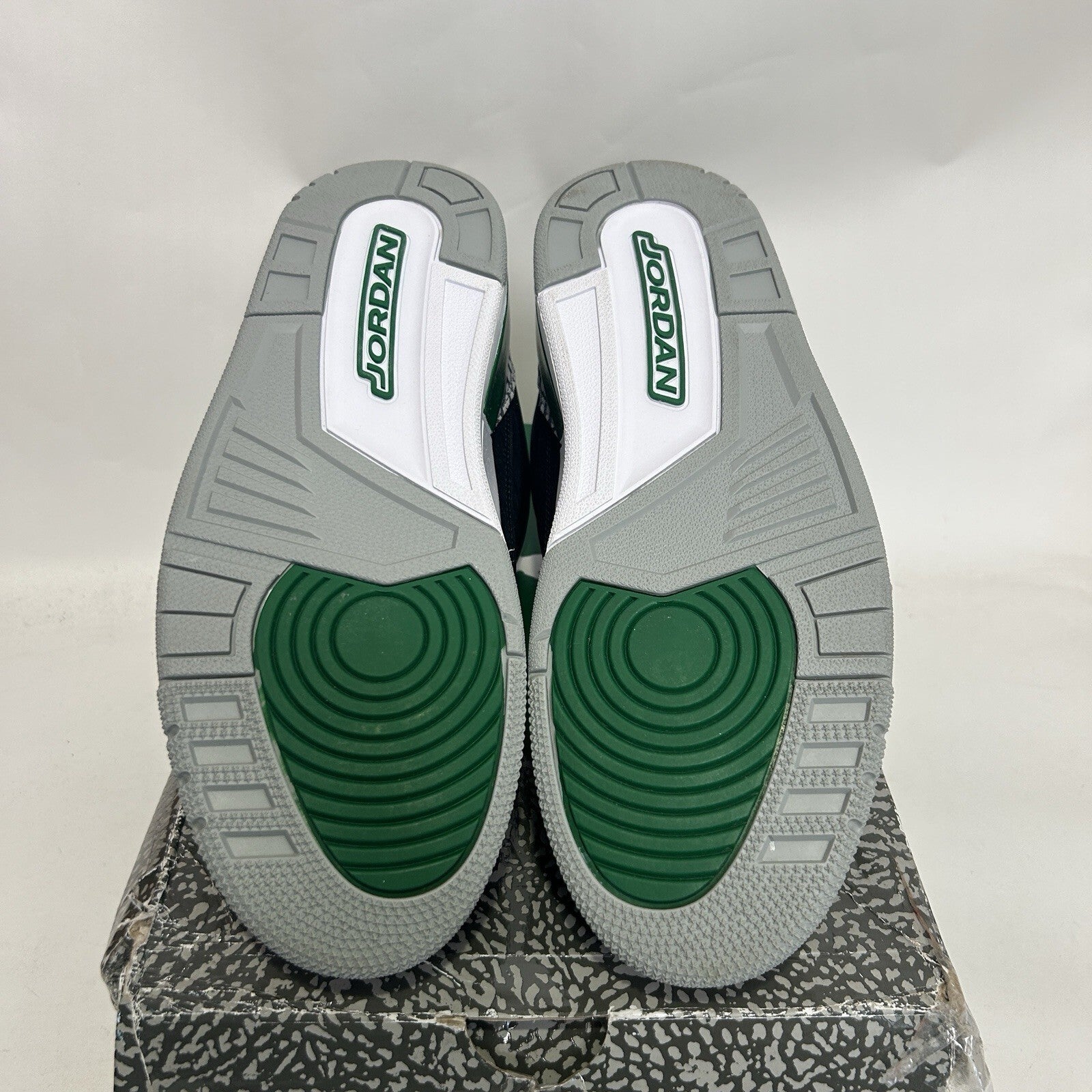 Nike Air Jordan 3 Retro OG “Pine Green Black  White” CT8532-030 Men’s 9.5 New