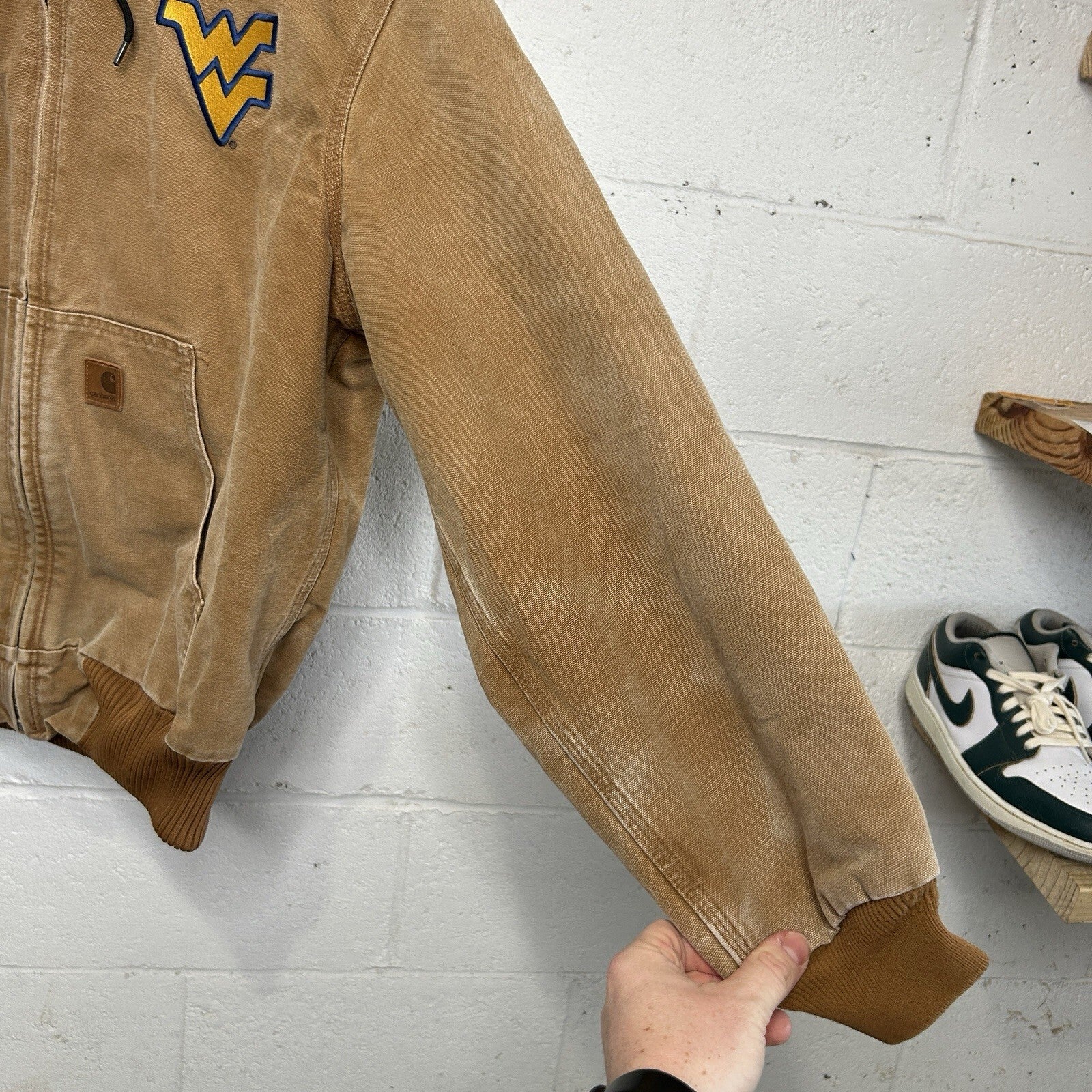 NCAA X Carhartt Quilted Active Jacket “Brown” WVU/Mountaineers 100836-211 Large