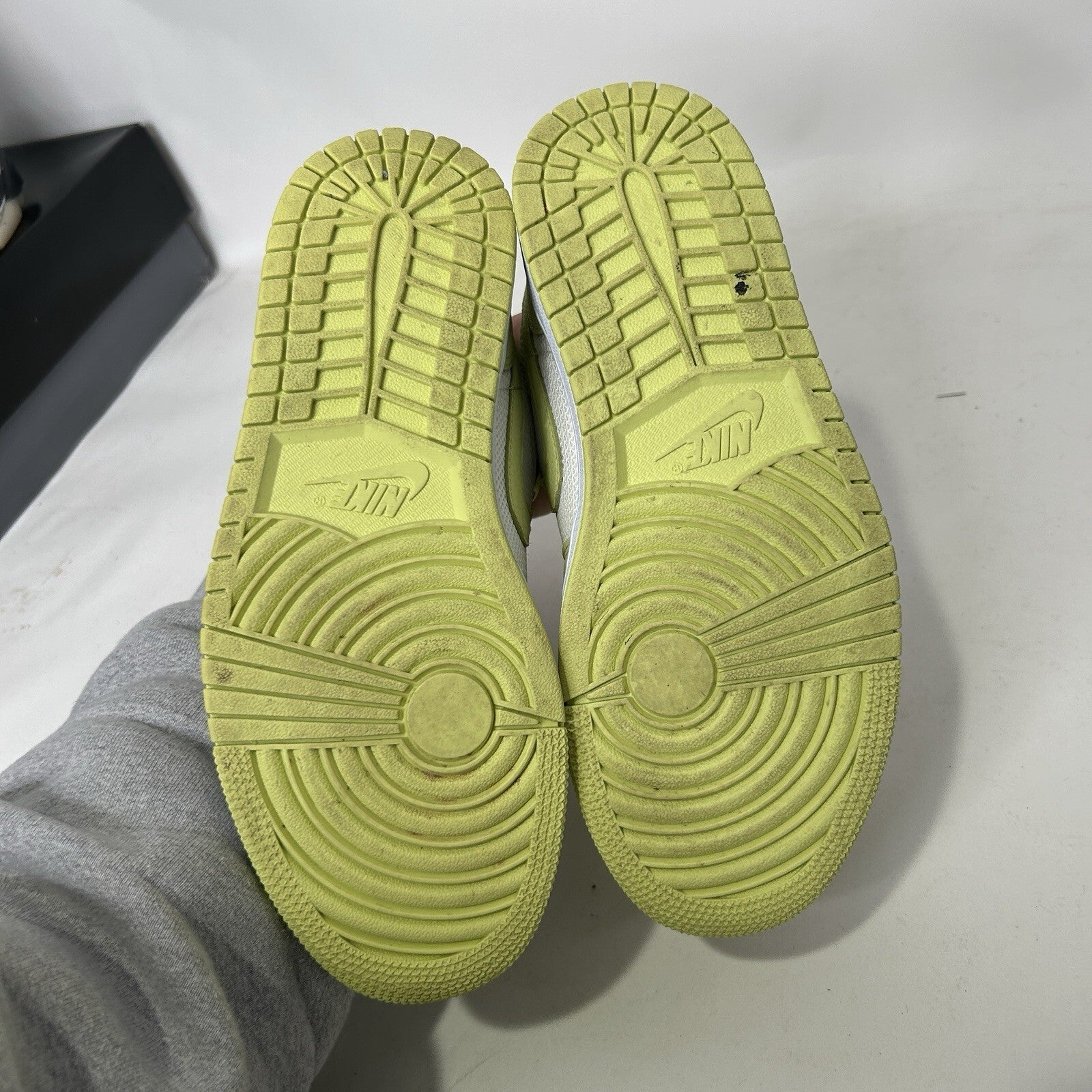 Nike Air Jordan 1 Low WMNS “Limelight/White Light Green” DH9619-103 Women’s 8.5