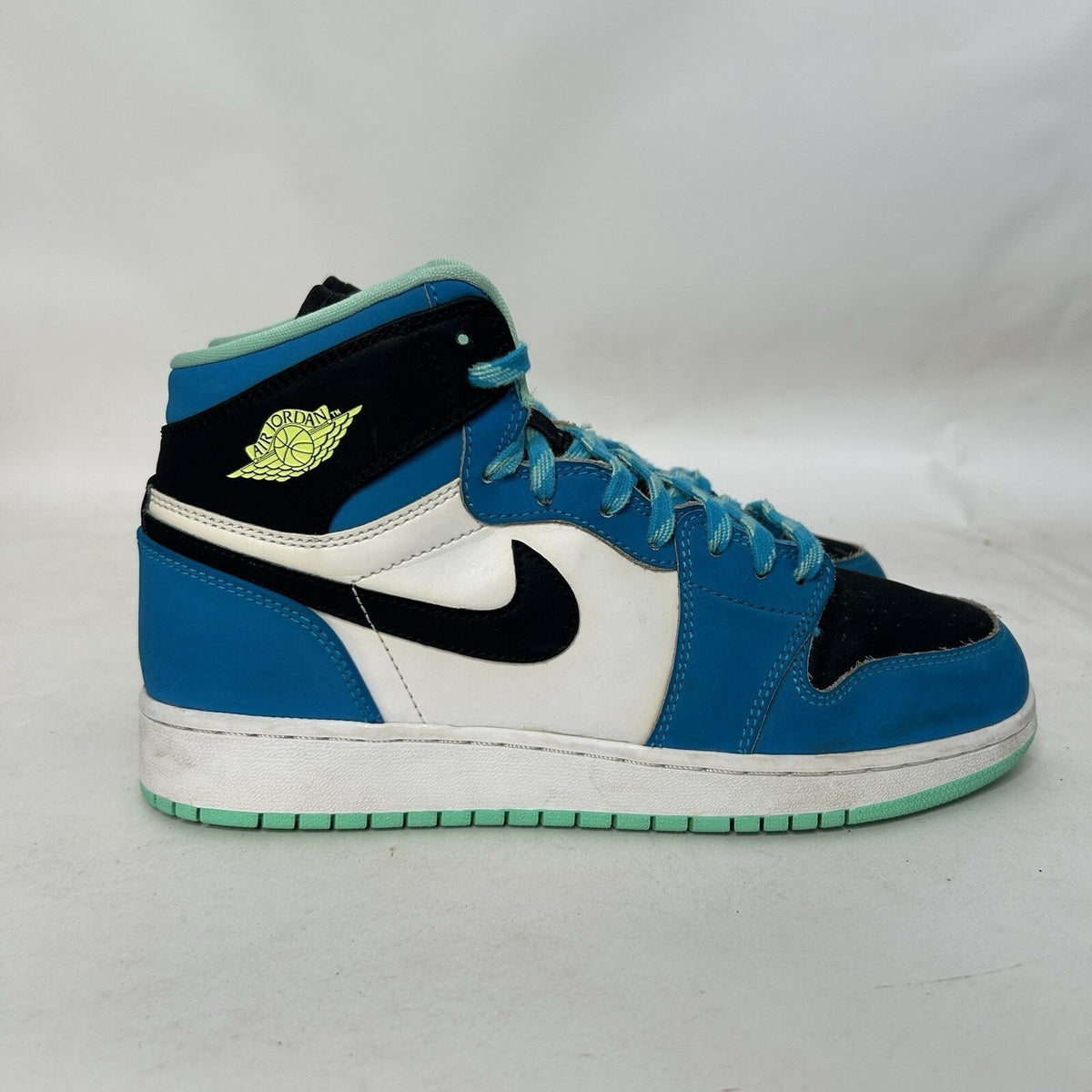 Nike Air Jordan 1 Retro High OG “Blue Lagoon”