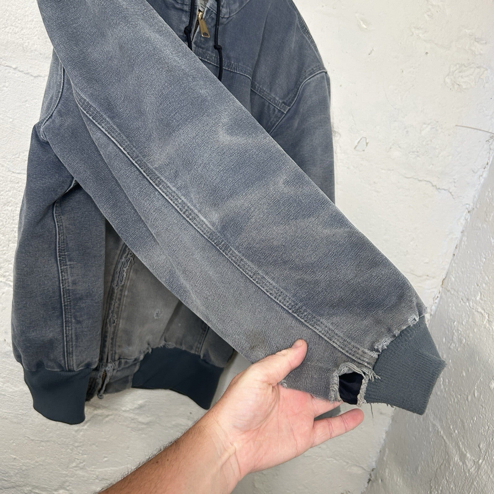 Thrashed Carhartt Quilted Hooded Active Jacket “Storm Blue” J244 STM Men’s XL