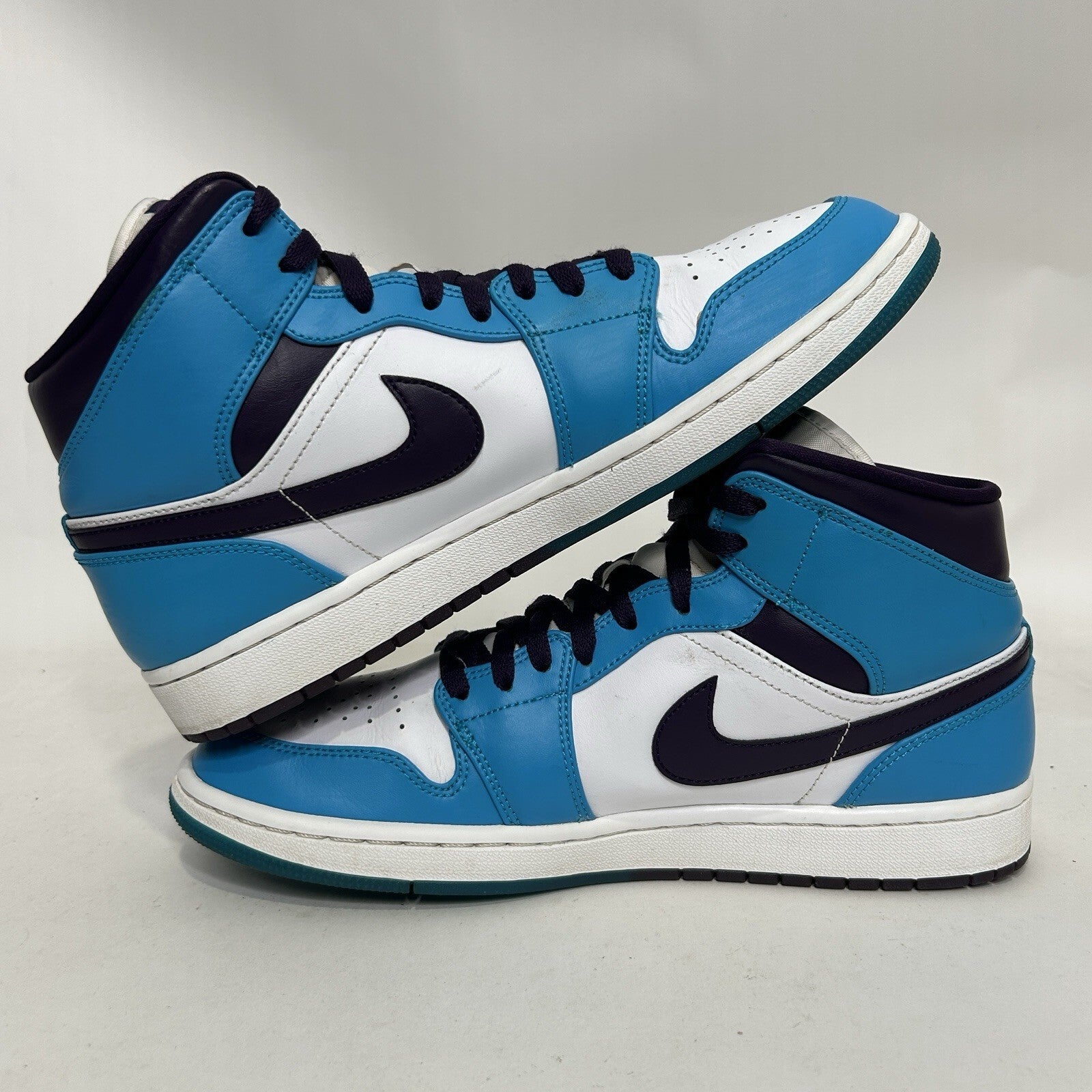 Nike Air Jordan 1 Mid Retro “Hornets/Purple Blue White” (554724-415) Men’s 10.5