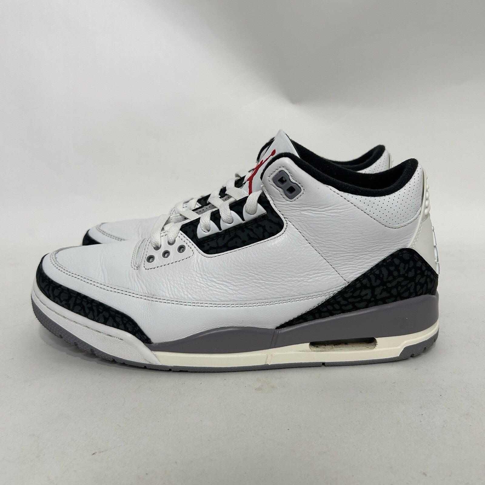 Nike Air Jordan 3 Retro “Cement Grey White Fire Red” CT8532-106 Men’s 11 Worn