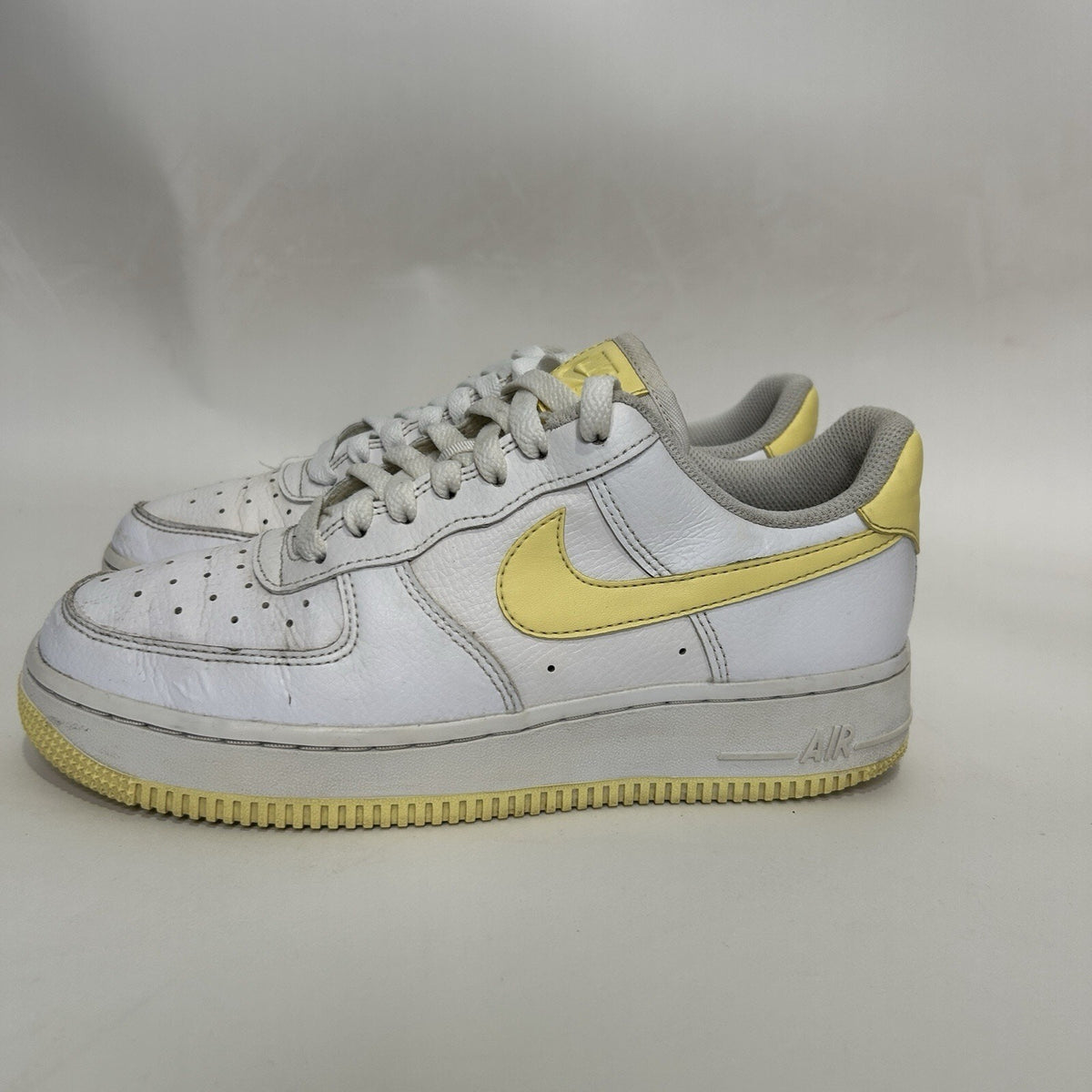 Nike Air Force 1 ‘07 WMNS “Bicycle Yellow White”