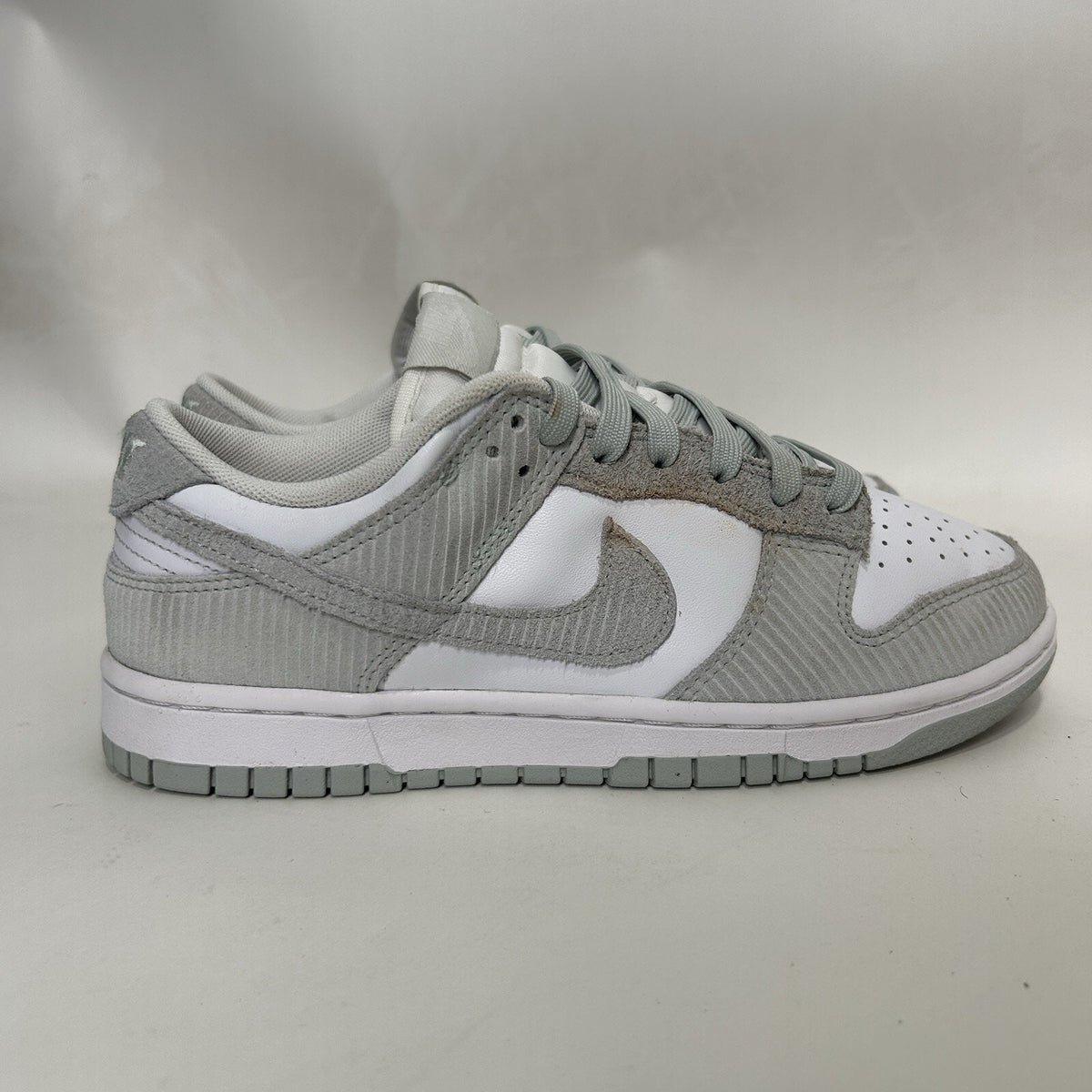 Nike Dunk Low WMNS “Light Silver Corduroy”