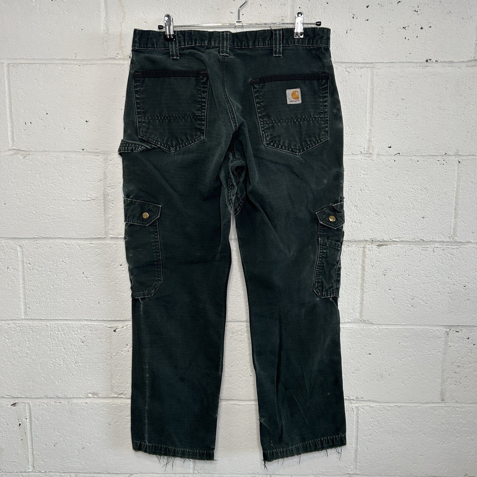 Vintage Carhartt Relaxed Fit Utility Cargo Pants “Black” B342 BLK Men’s 34x28.50