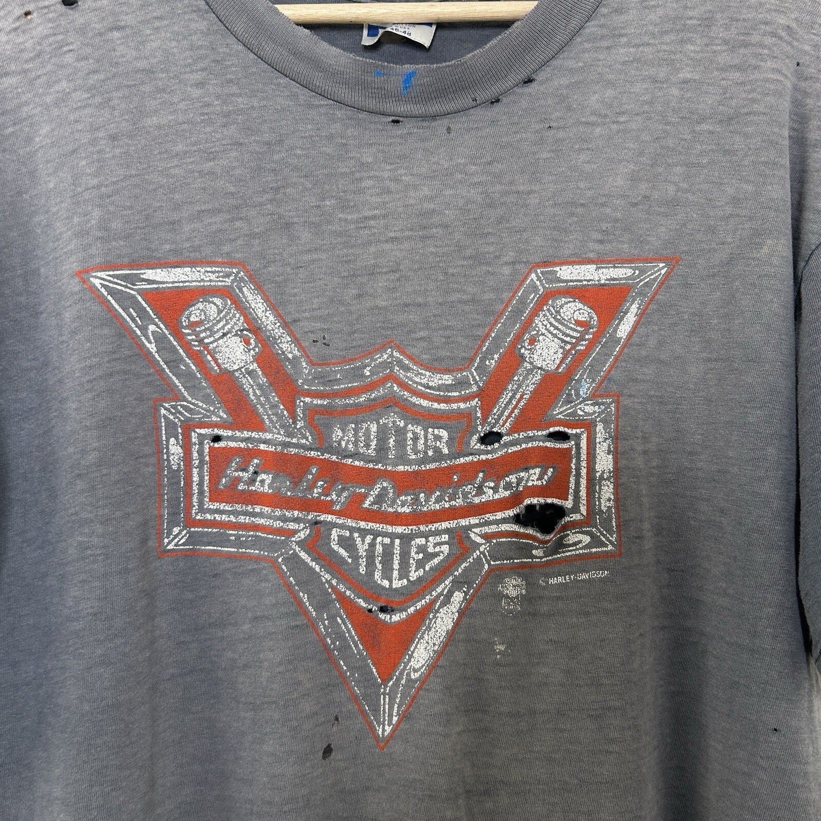 Vintage Thrashed & Faded 1980’s Harley-Davidson 3D Emblem V-Twin Shirt Men’s XL