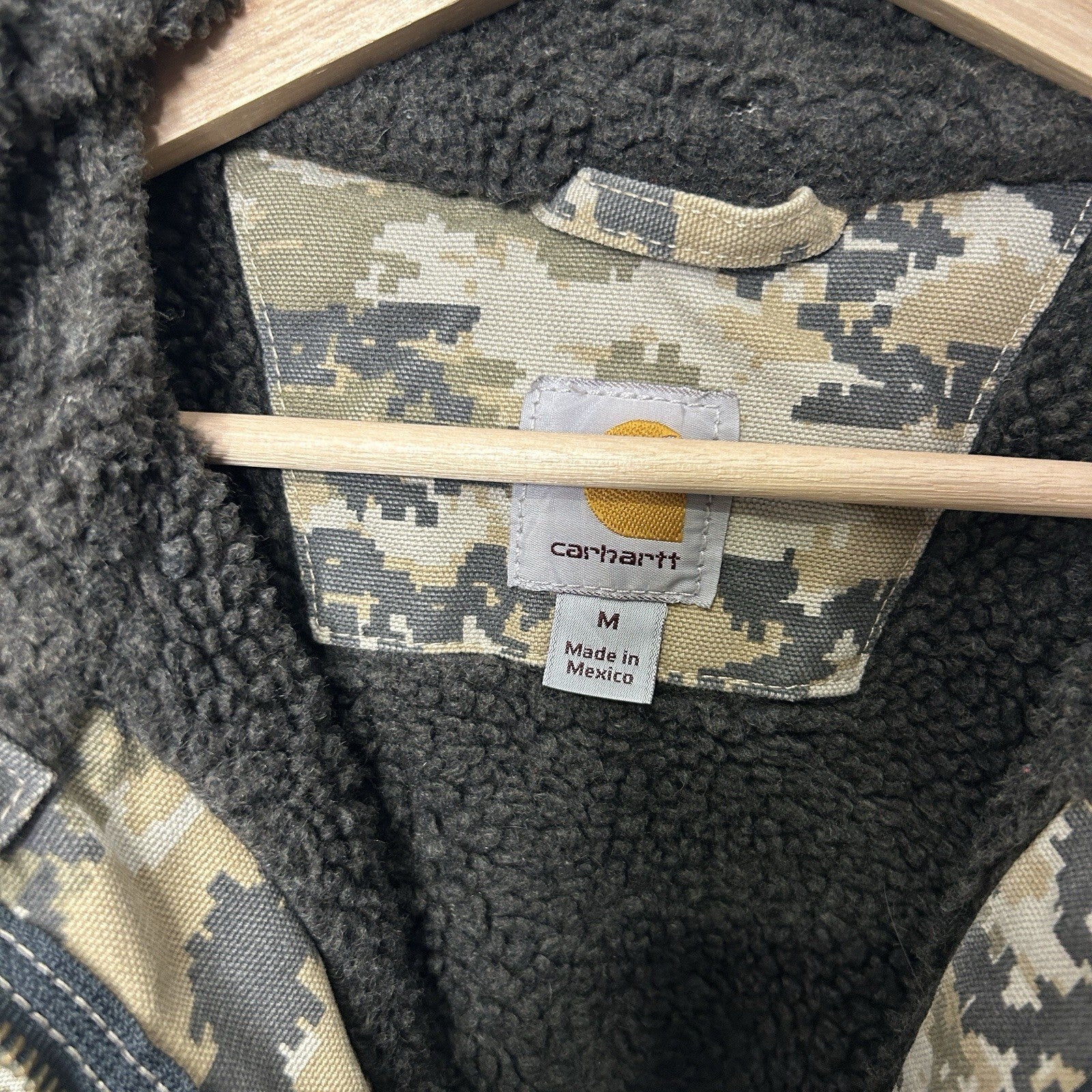 Carhartt Sherpa-Lined Hooded Detroit Jacket “Digital Camo” 101822-910 Men’s Med