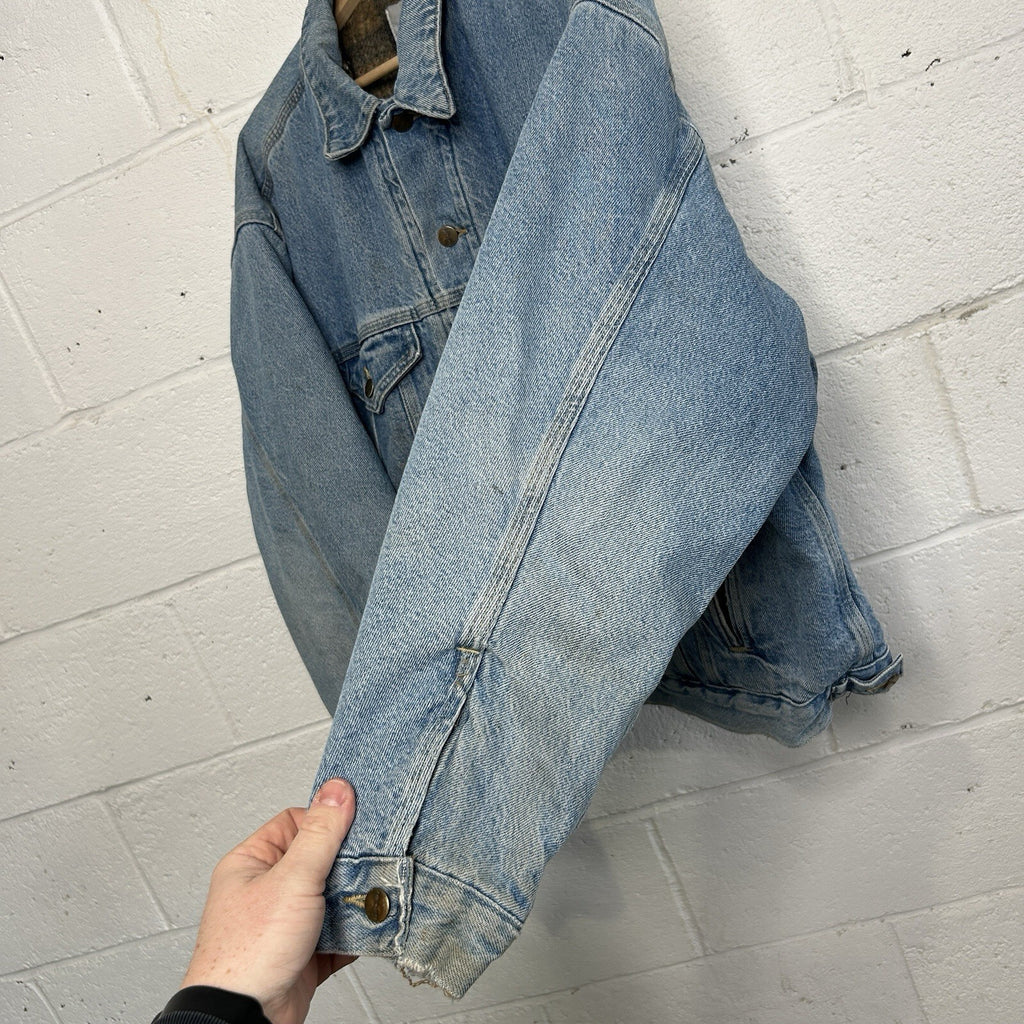 Vintage Carhartt Blanket-Lined Denim Trucker Jacket “Lightwash” JB0908 Men’s L