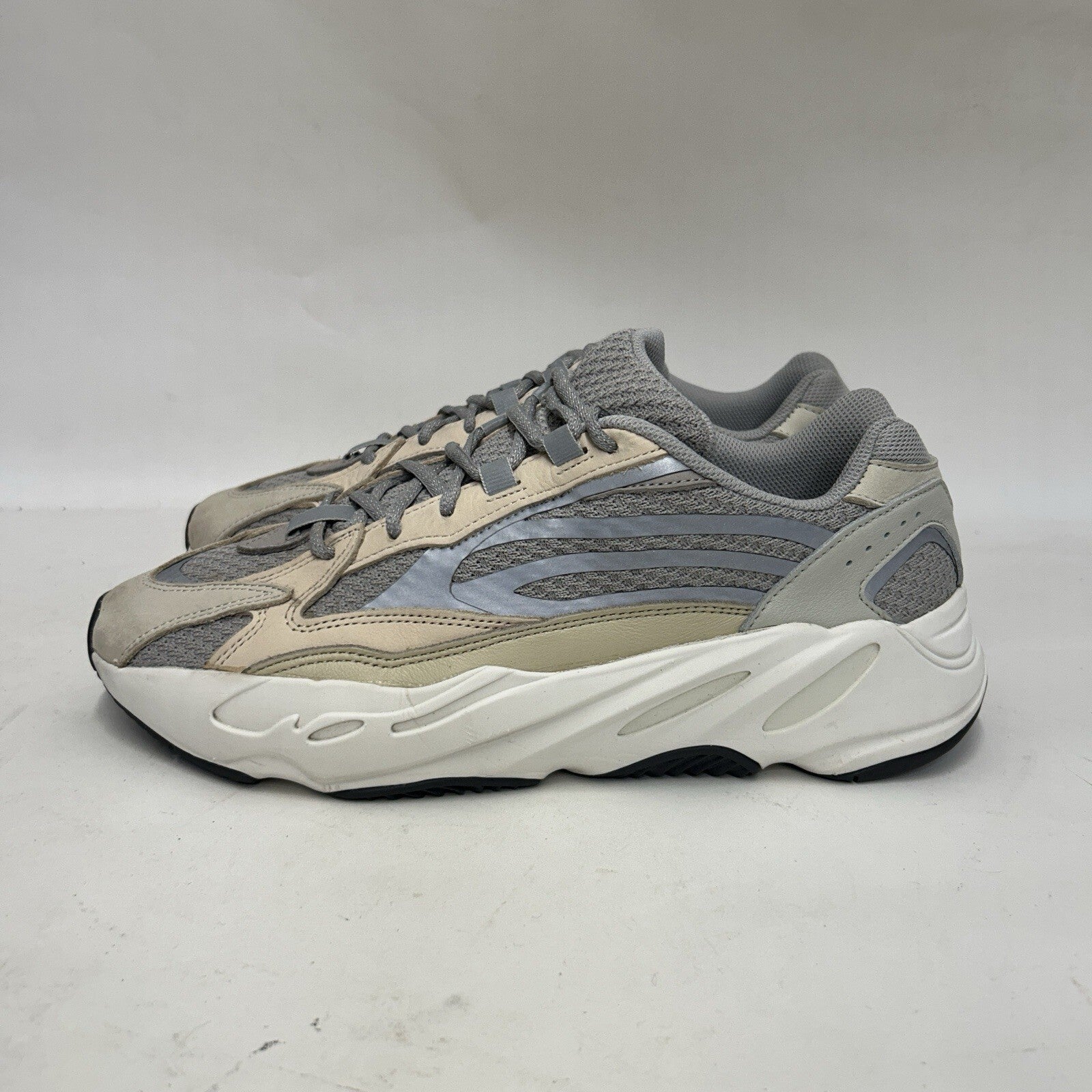 Adidas Yeezy Boost 700 V2 “Cream” (2021) GY7924 Men’s 11 Worn