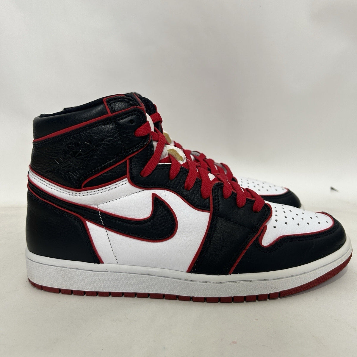 Nike Air Jordan 1 Retro High OG “Bloodline”