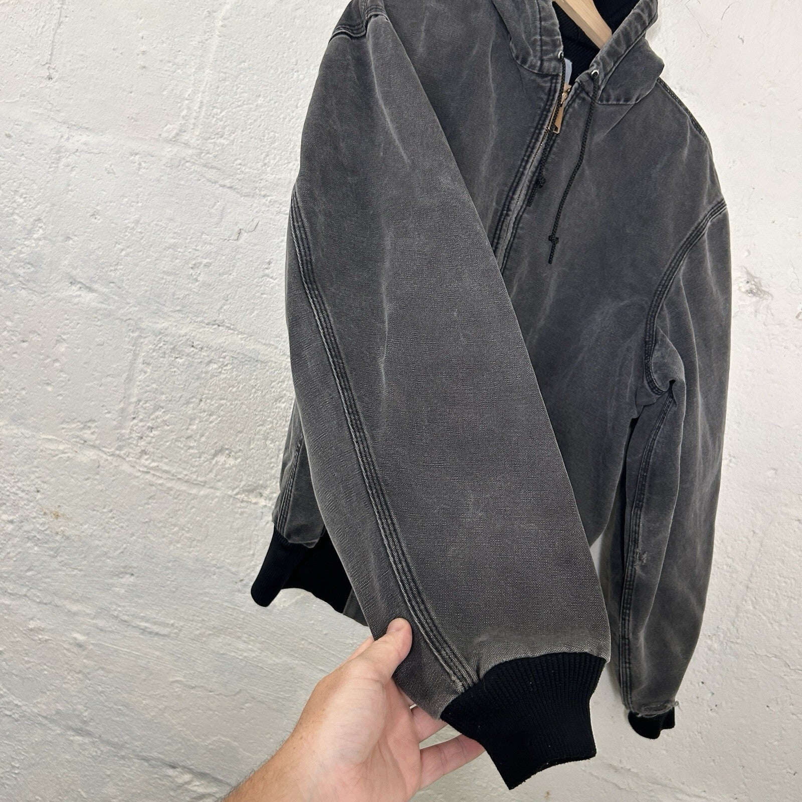 Vintage Faded Carhartt Thermal Hooded Active Jacket “Black” JR105 Men’s Large