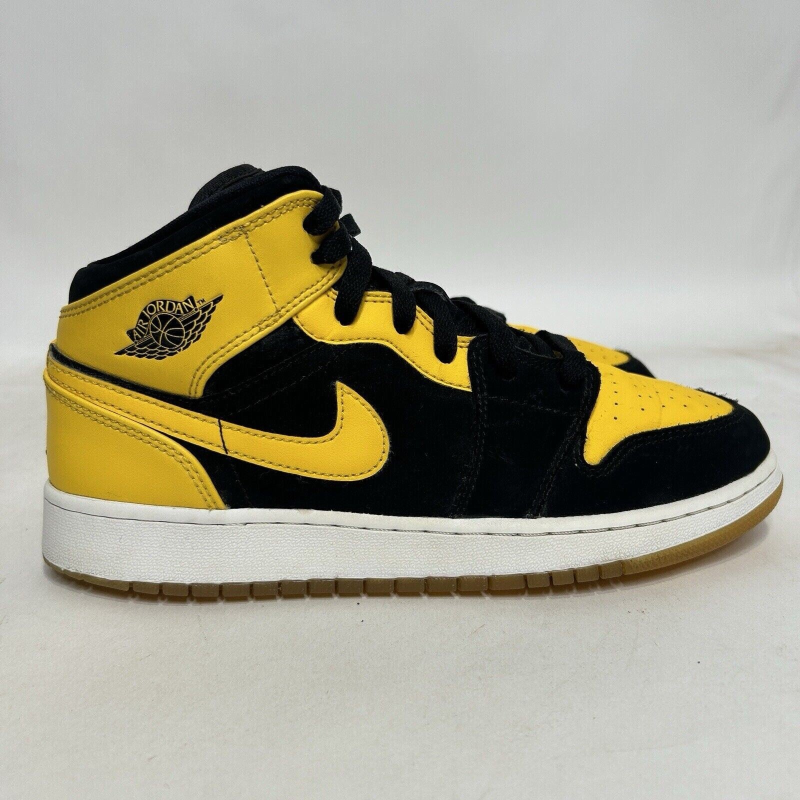 Nike Shoes Air Jordan 1 Retro Mid GS “New Love” 2017