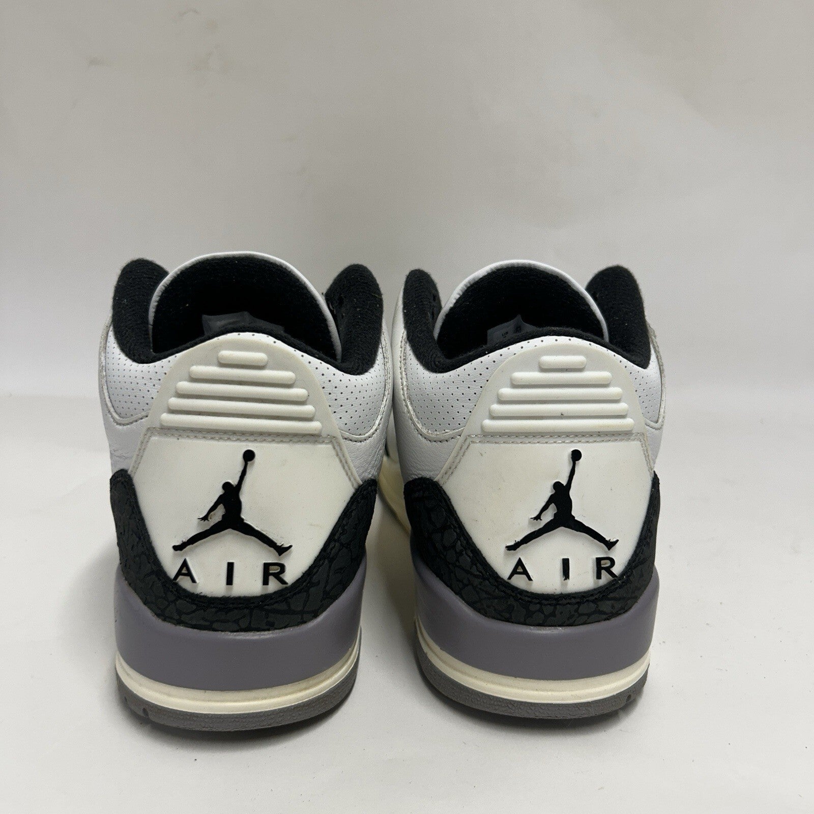 Nike Air Jordan 3 Retro “Cement Grey White Fire Red” CT8532-106 Men’s 9 Worn