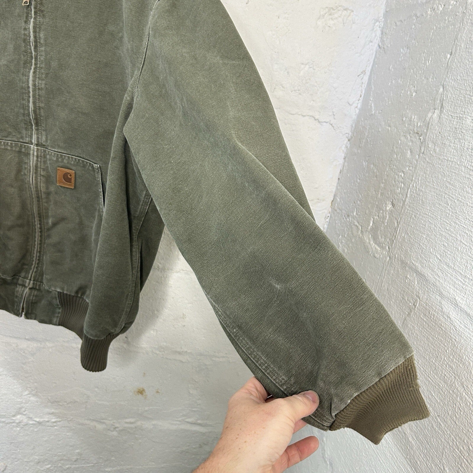 Vintage Carhartt Hooded Active Jacket “Light Olive” J270 LOV Men’s X-Large