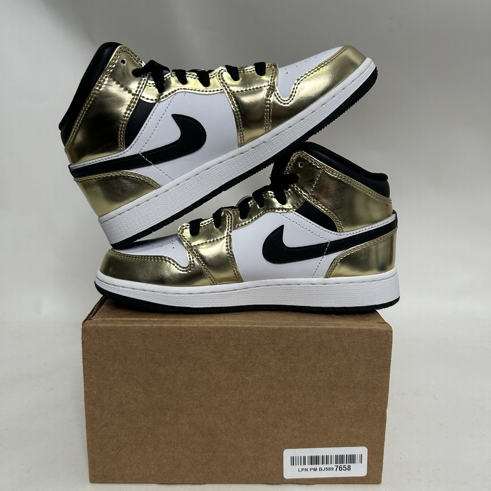 Nike Air Jordan 1 Mid SE GS “Metallic Gold” DC1420-700 4Y/Women’s 5.5 New