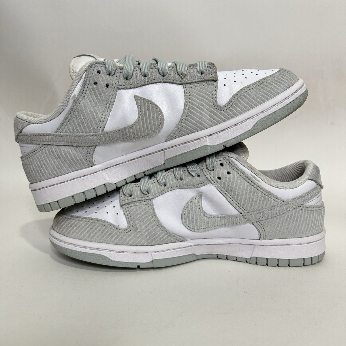 Nike Dunk Low WMNS “Light Silver Corduroy”