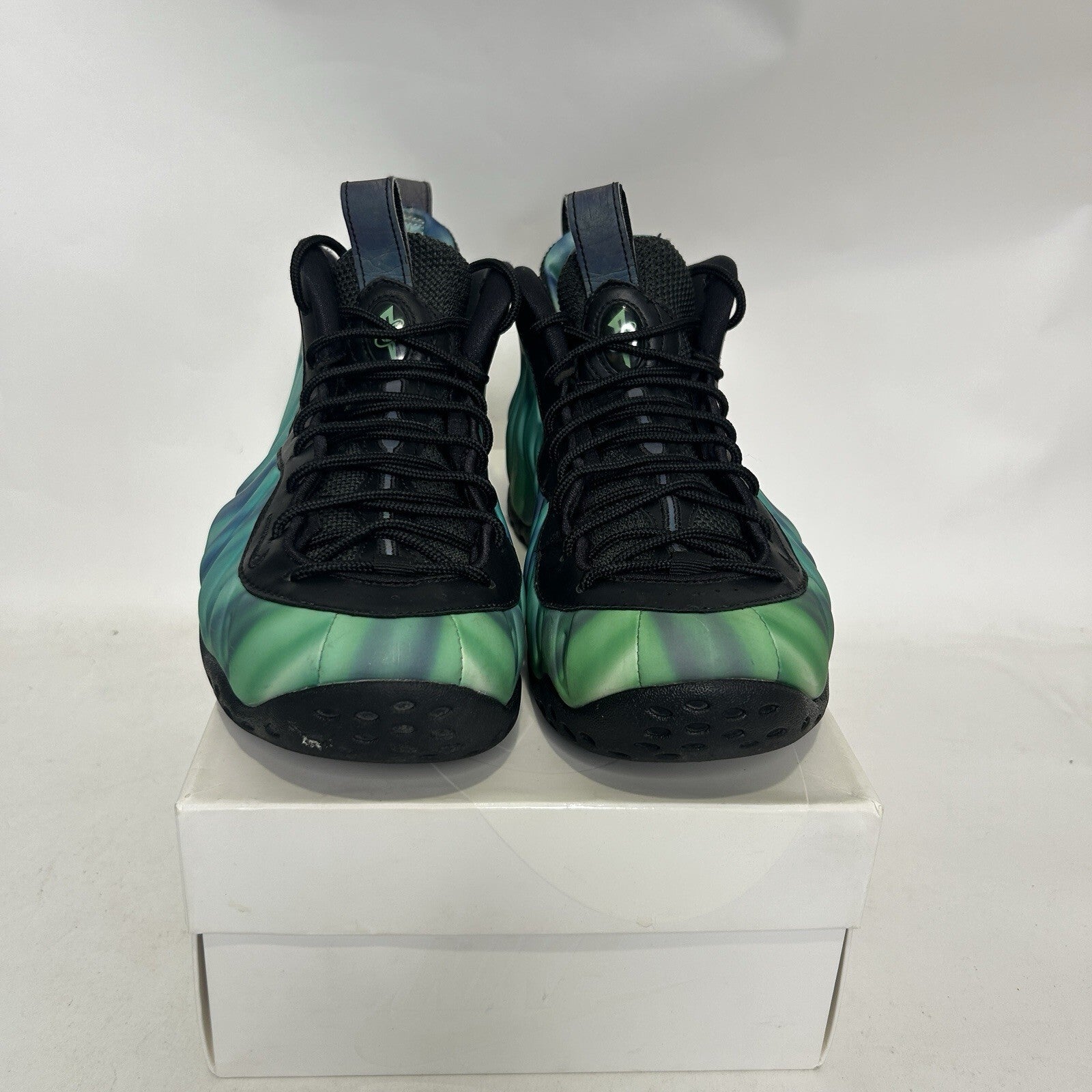 Nike Air Foamposite One “Northern Lights/Black Green” 840559-001 Men's 9.5 Worn