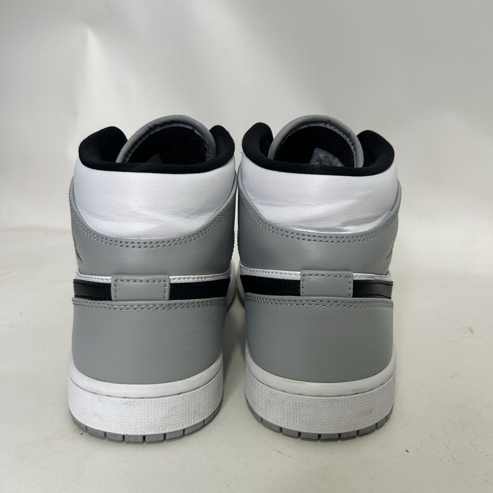 Nike Air Jordan 1 Mid Retro “Light Smoke Grey” 554724-092 Men’s 11 Worn