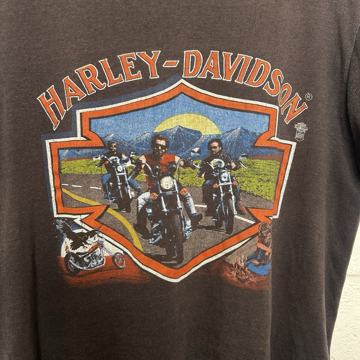 80's Vintage Harley-Davidson 3D Emblem Shield Mountains Tee