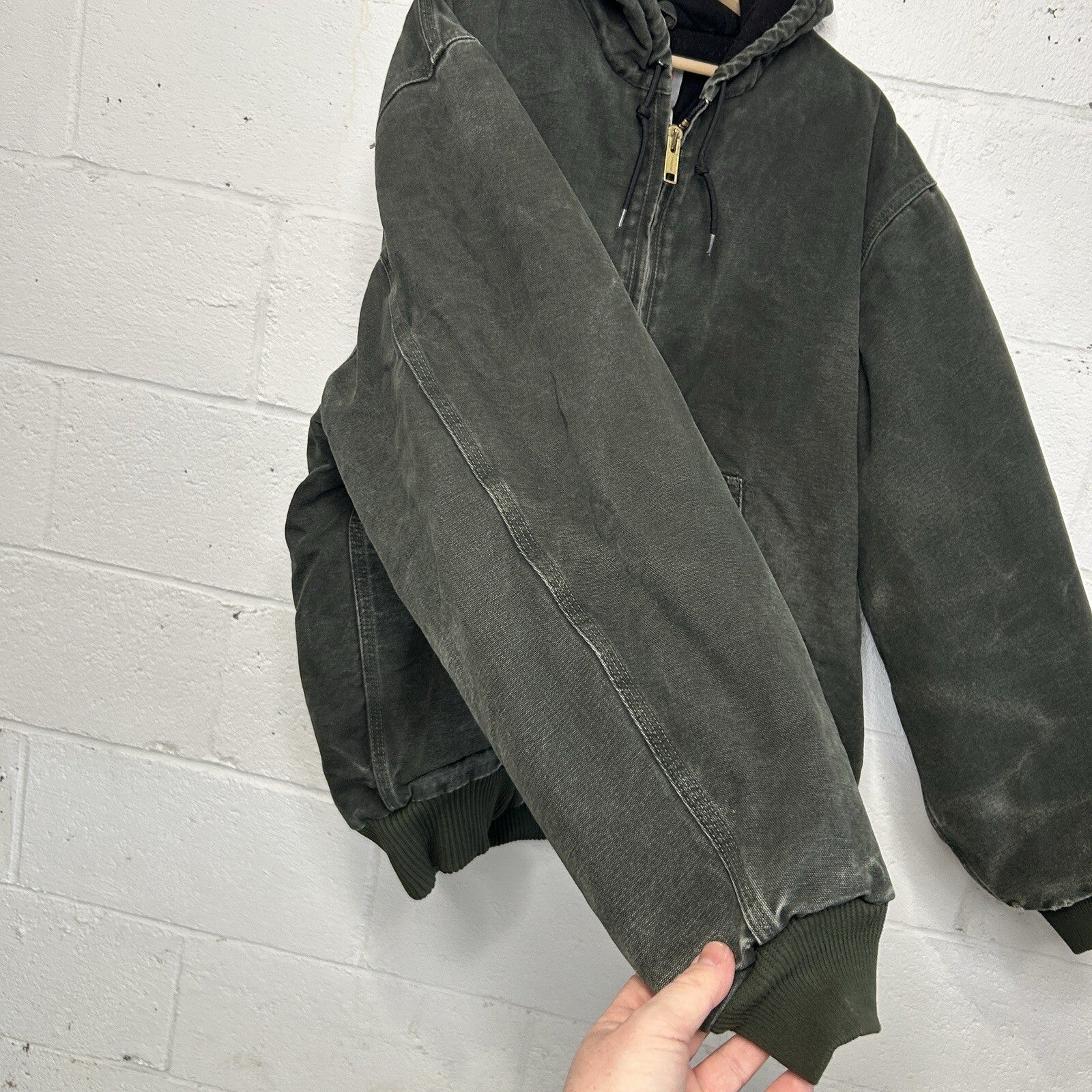 Vintage Carhartt Quilted Hooded Active Jacket “Moss” J130 MOS Men’s X-Large