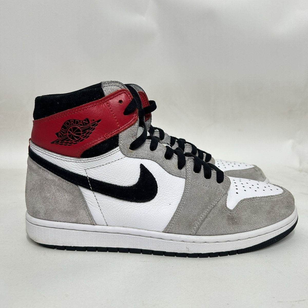 Nike Air Jordan 1 Retro High “Light Smoke Grey”