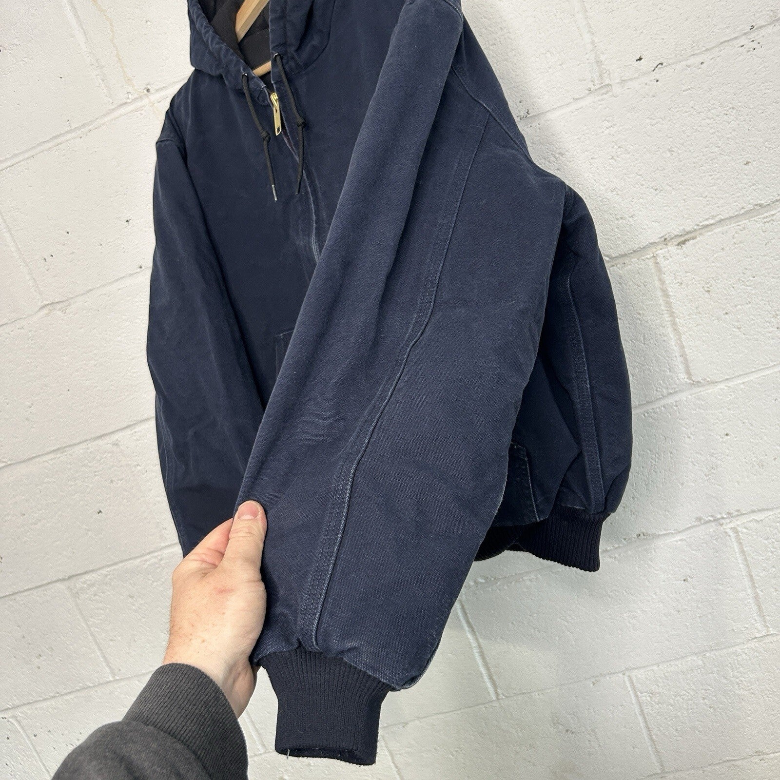 Carhartt Quilted Hooded Active Jacket “Dark Navy” J140 DNY Men’s Large