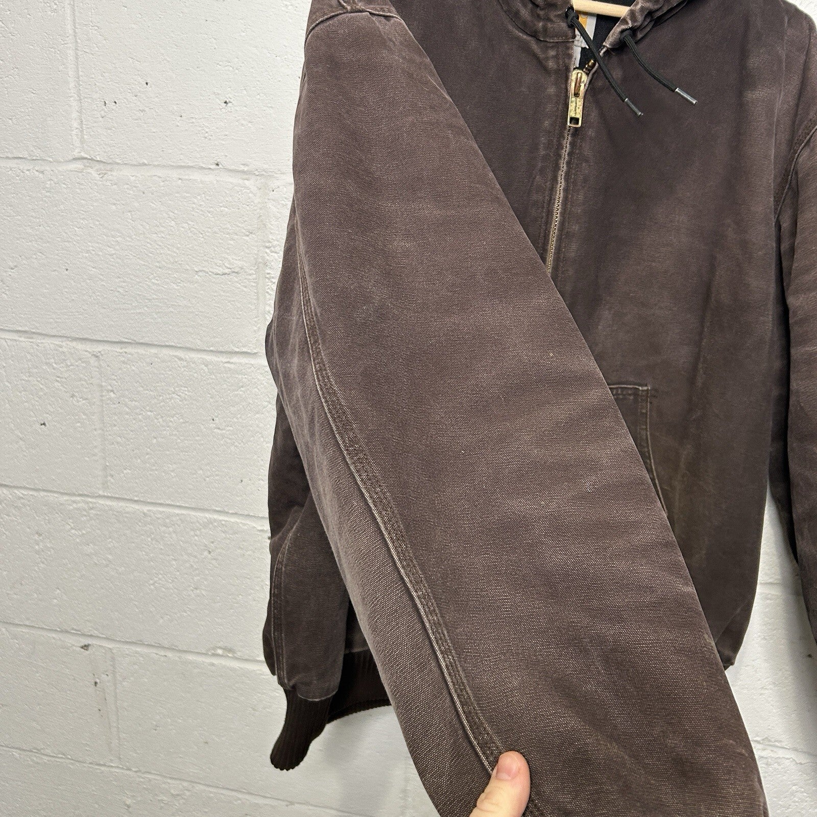 Vintage Carhartt Hooded Active Jacket “Dark Brown” J130 DKB Men’s X-Large Worn