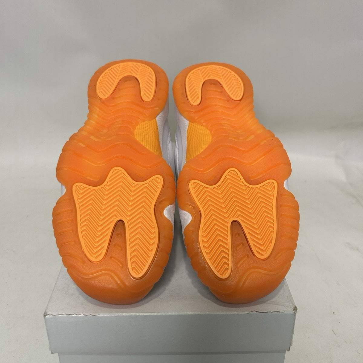 Nike Air Jordan Retro 11 Low GG “White Citrus”
