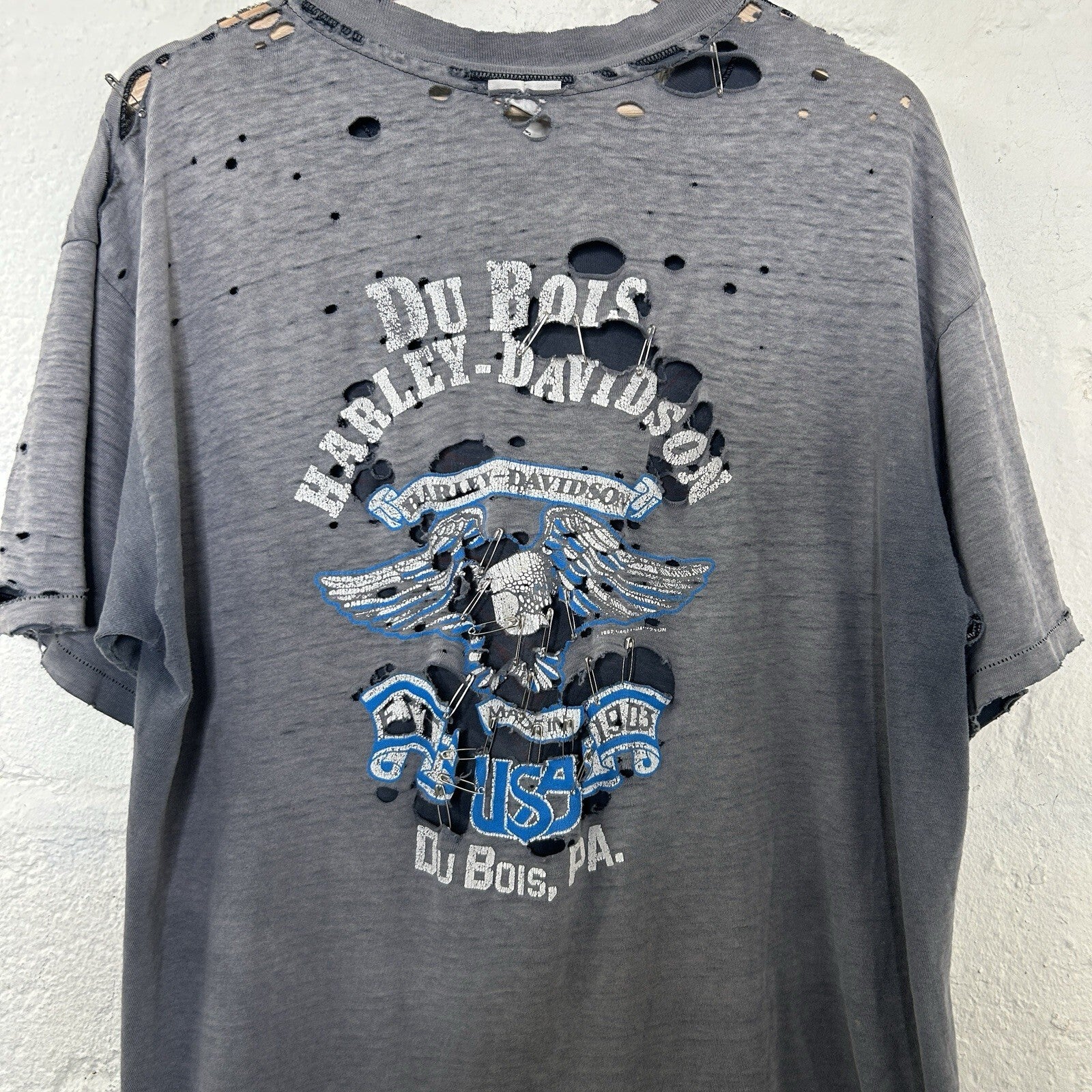 Vintage Thrashed & Faded 1980’s Harley-Davidson 3D Emblem V-Twin Shirt Men’s XL
