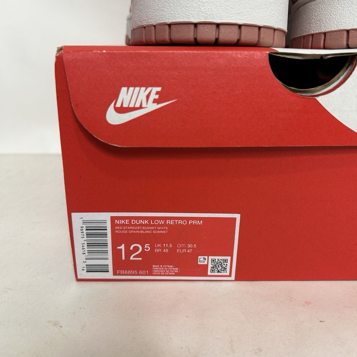 Nike Dunk Low Premium “Red Stardust”