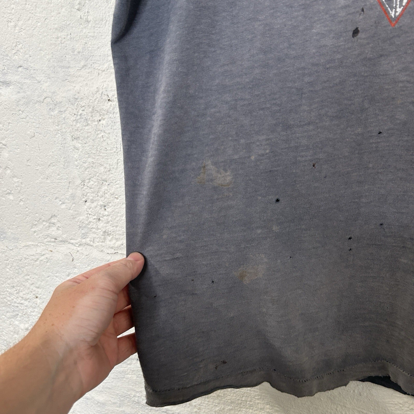 Vintage Thrashed & Faded 1980’s Harley-Davidson 3D Emblem V-Twin Shirt Men’s XL