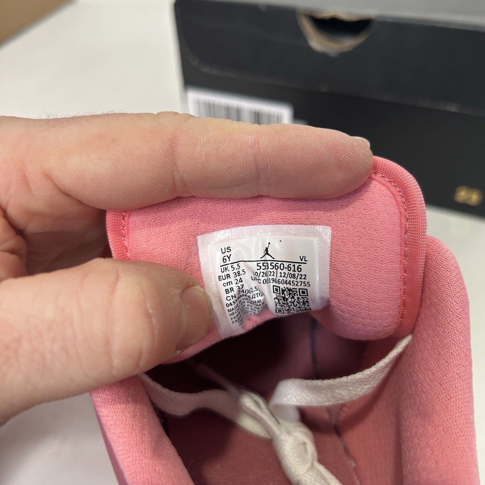 Nike Air Jordan 1 Low GS “Desert Berry Coral Chalk” 553560-616 6Y/Women’s 7.5