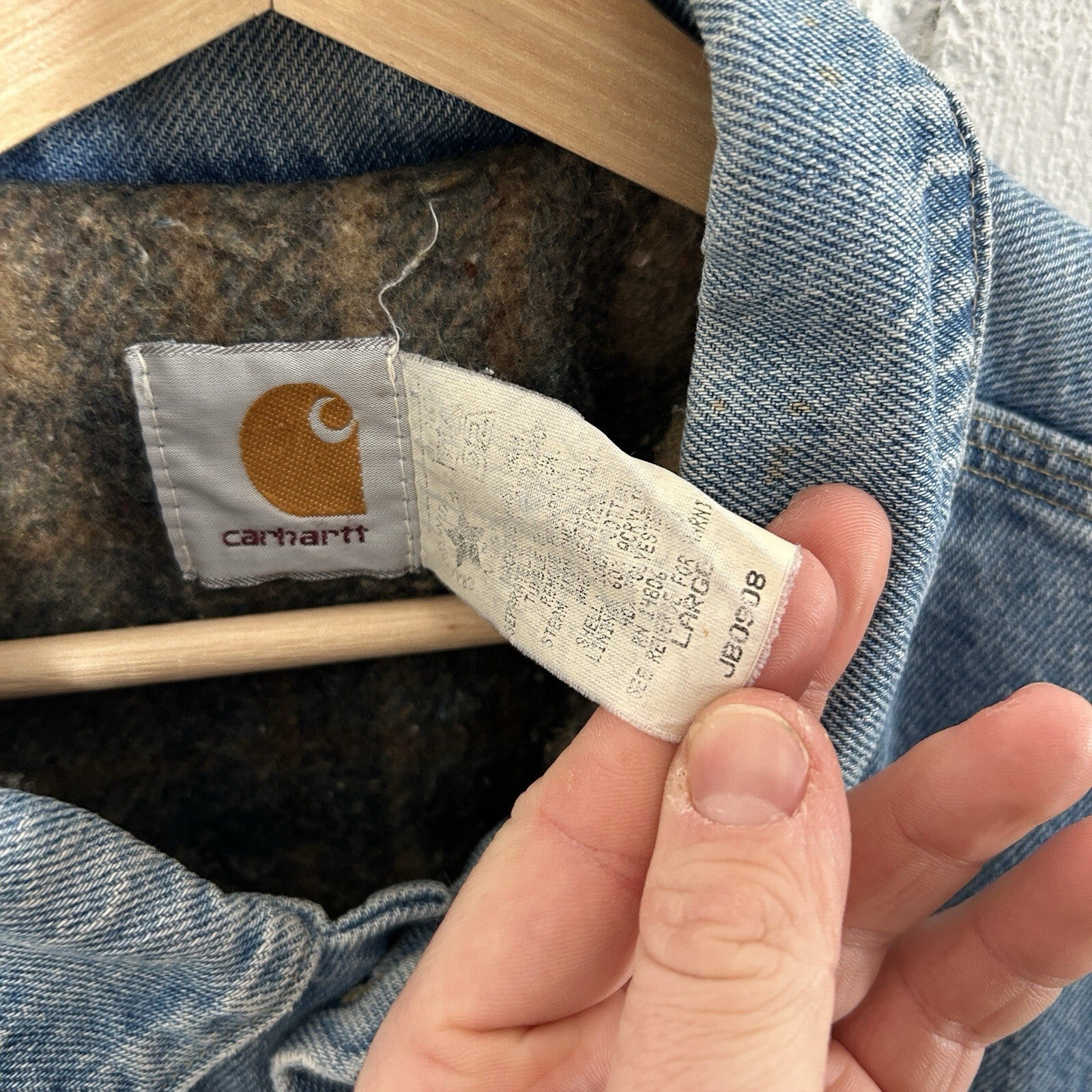 Vintage Carhartt Blanket-Lined Denim Trucker Jacket “Lightwash” JB0908 Men’s L