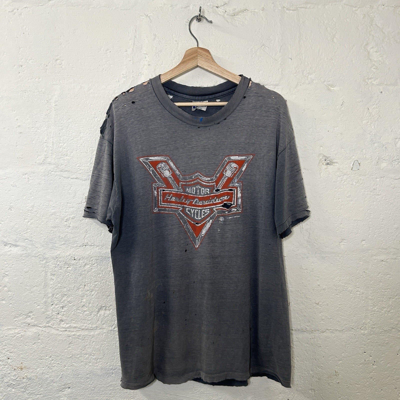 Vintage Thrashed & Faded 1980’s Harley-Davidson 3D Emblem V-Twin Shirt Men’s XL