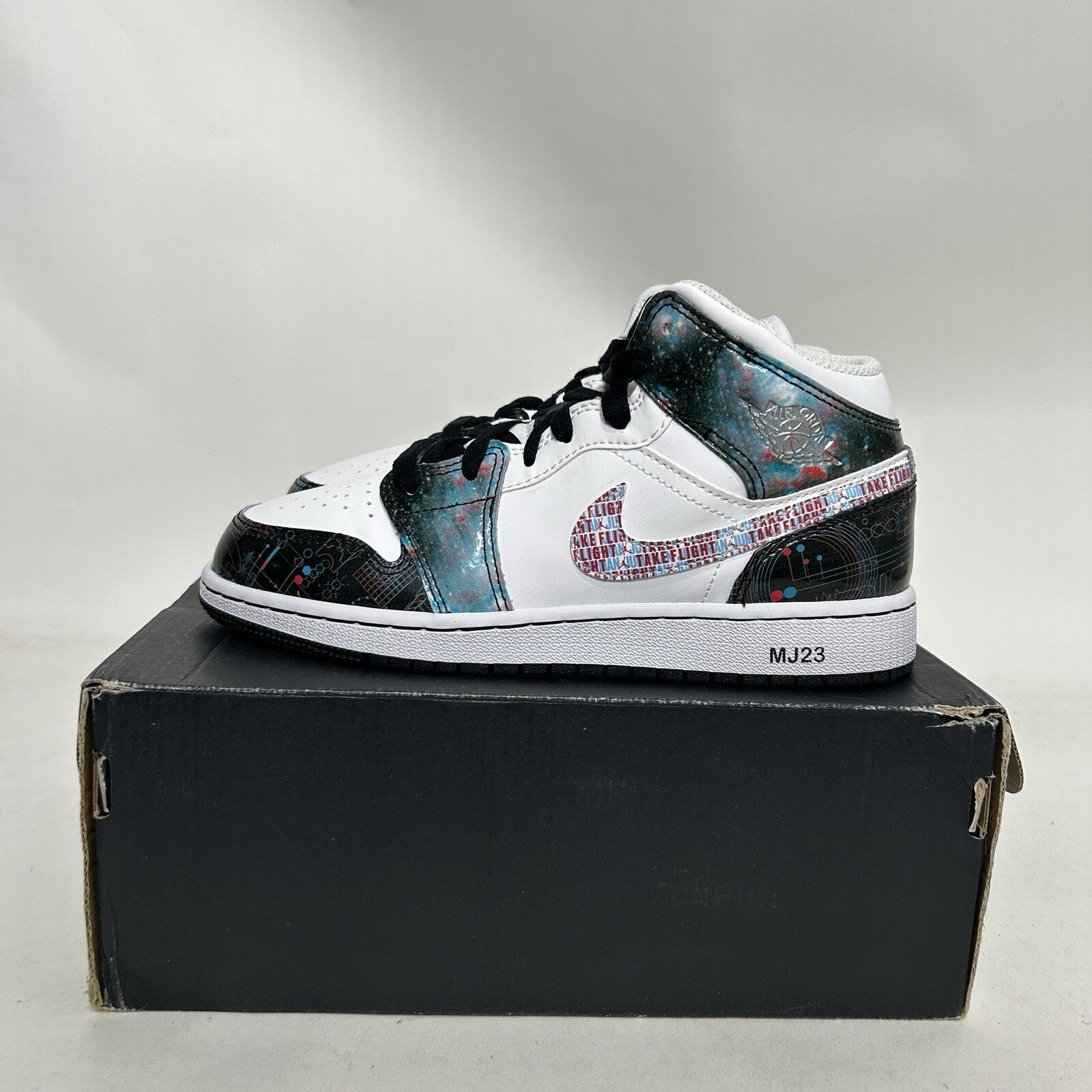 Nike Air Jordan 1 Mid Retro SE GS “Take Flight” BQ6931-114 4.5Y/Women’s 6 Worn