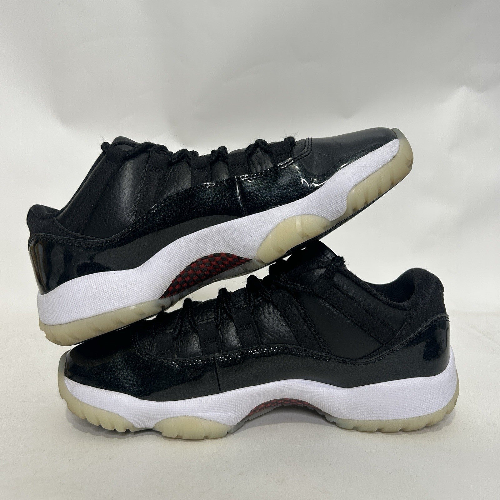 Nike Air Jordan 11 Retro Low “72-10/Black White” AV2187-001 Men’s 8 Worn