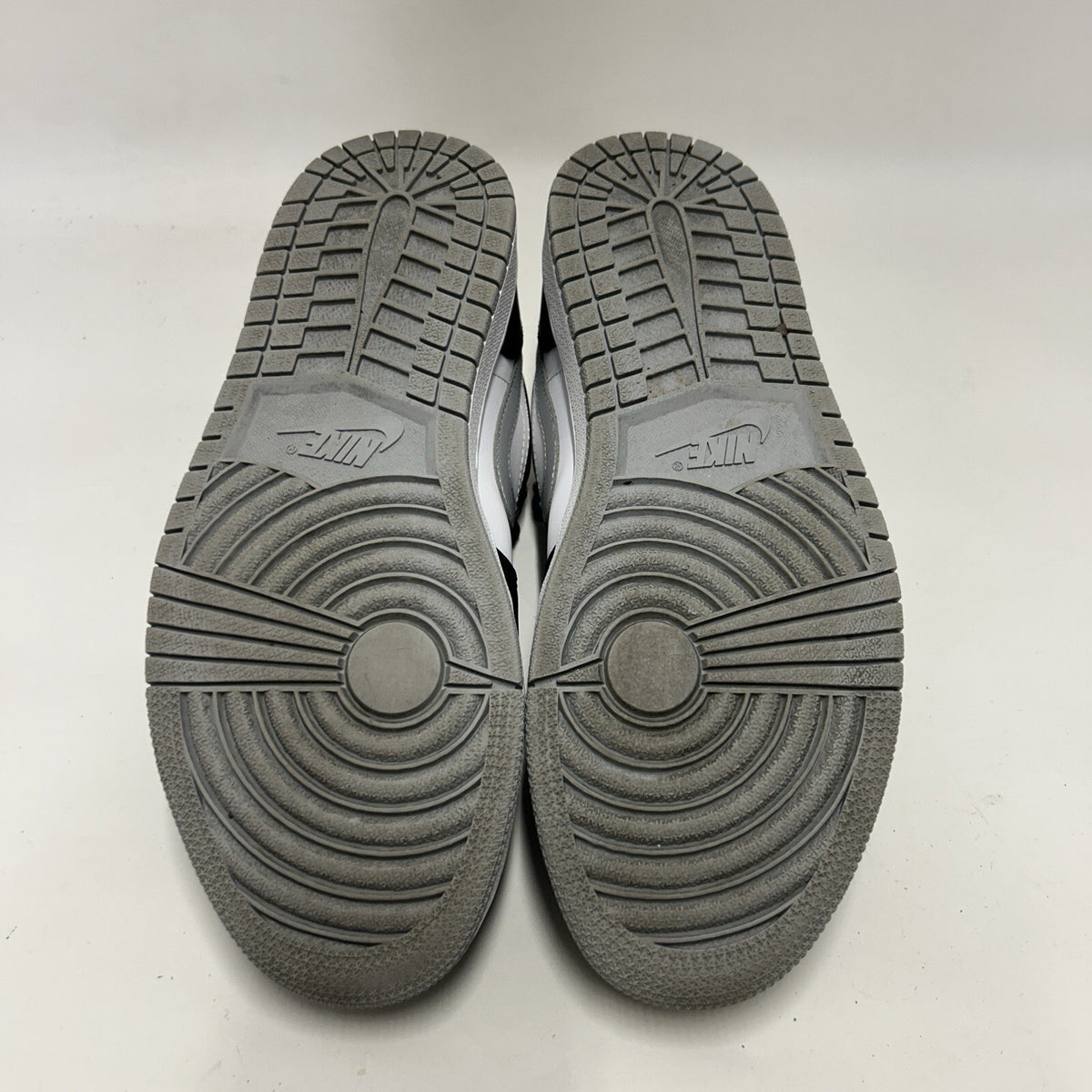 Nike Air Jordan 1 Low “Smoke Grey/Black Light Grey/White” 553558-039 Men’s 8.5