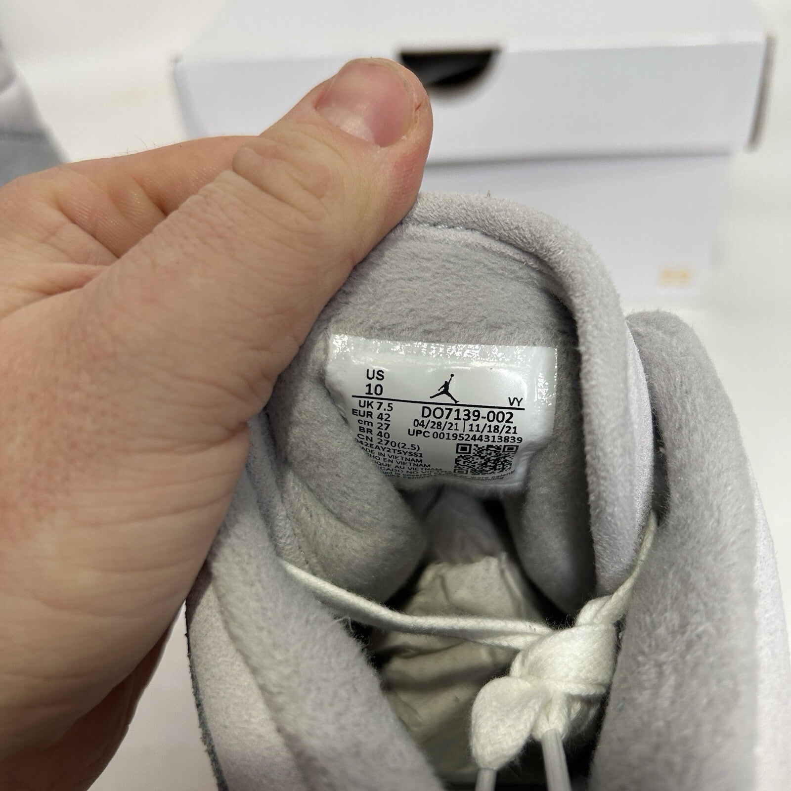 Nike Air Jordan 1 Mid SE WMNS “Particle Grey/Fleece” DO7139-002 Women’s 10 New