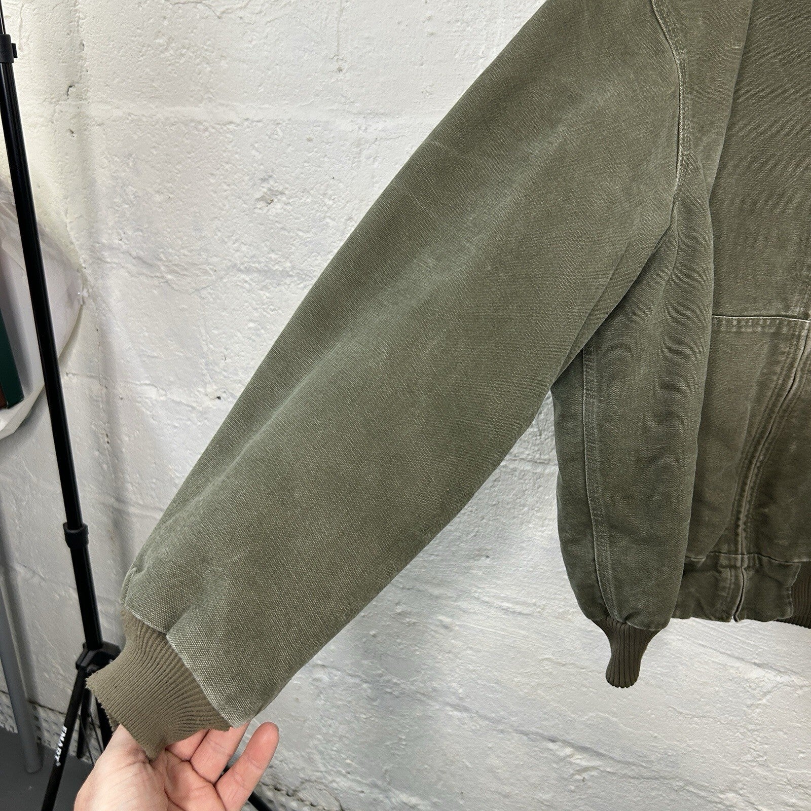 Vintage Carhartt Hooded Active Jacket “Light Olive” J270 LOV Men’s X-Large
