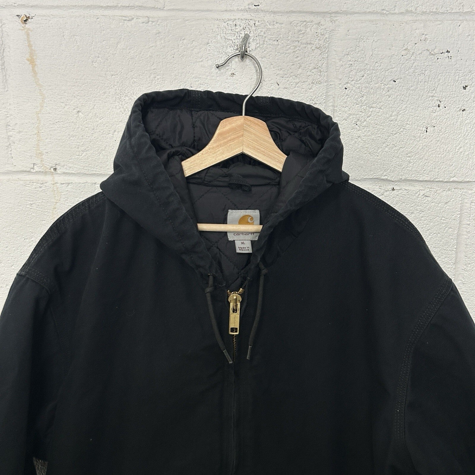 Vintage Carhartt Quilted Hooded Active Jacket “Black” J280 BLK Men’s X-Large