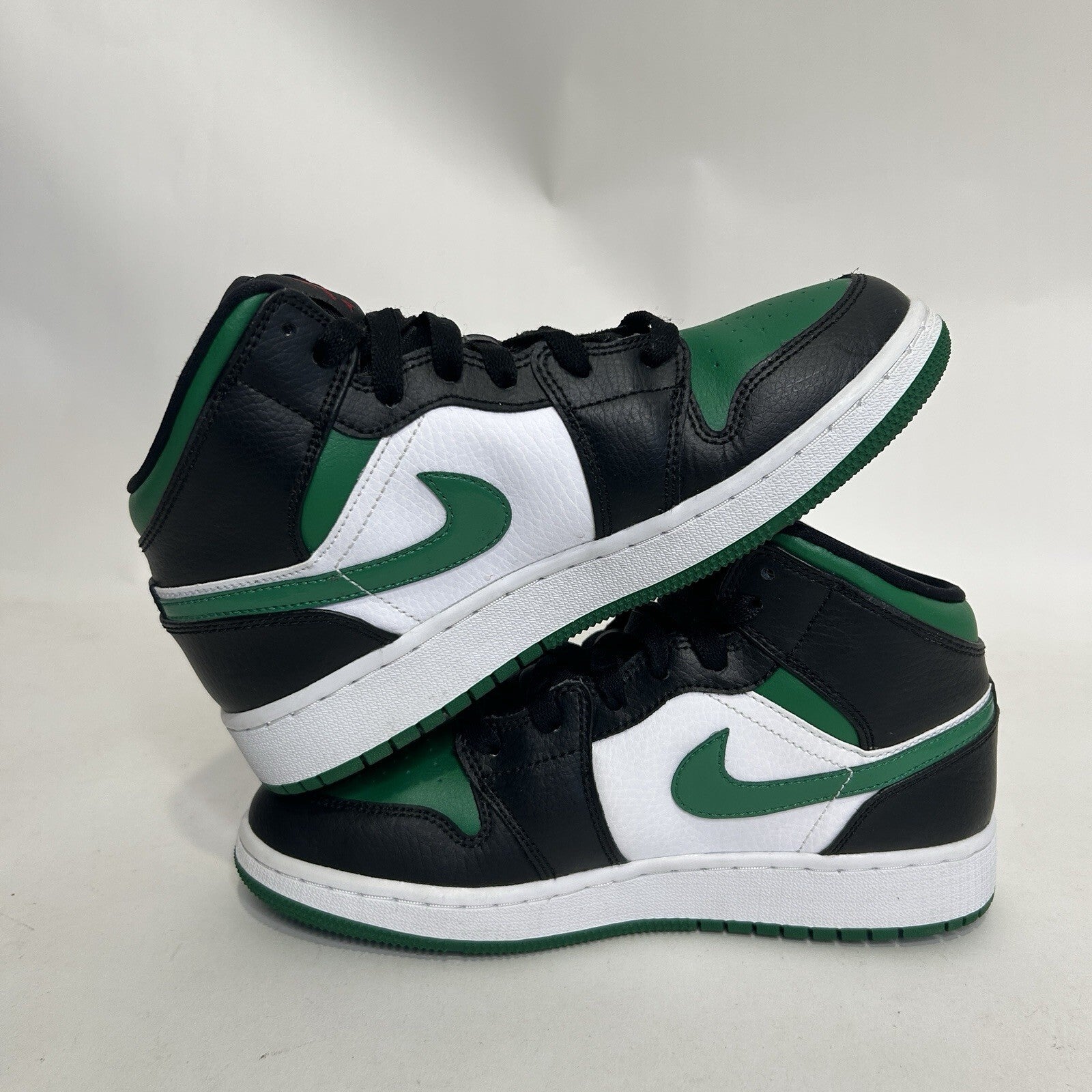 Nike Air Jordan 1 Mid Retro GS “Pine Green Toe” - Sneakers 554725-067 5Y Worn