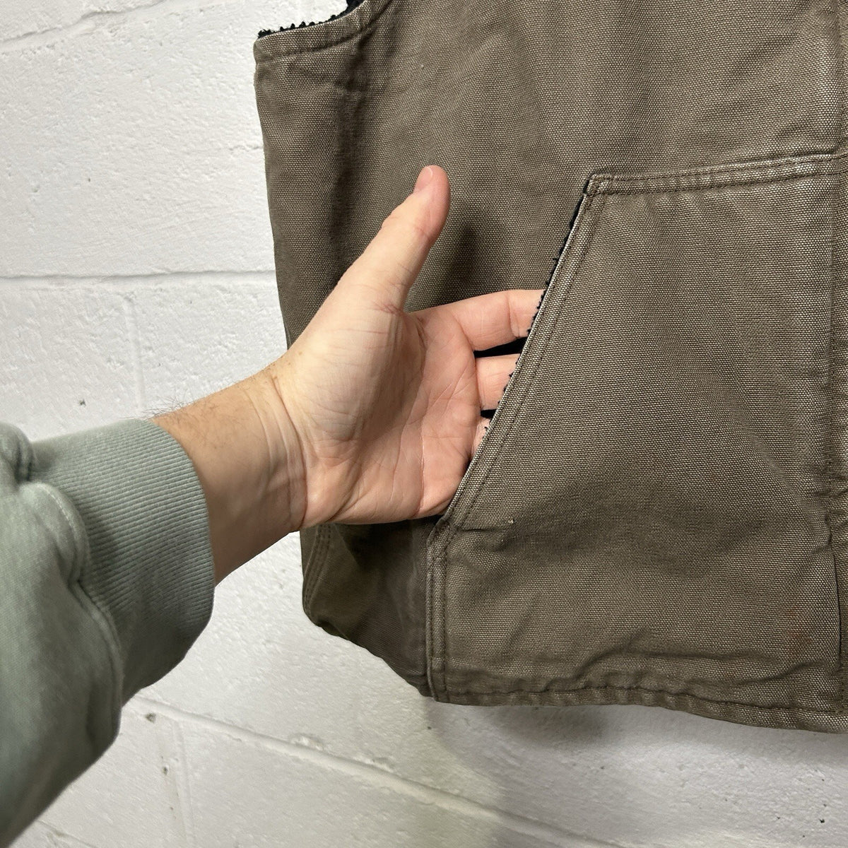 Vintage Carhartt Sherpa Mock-Neck Vest “Light Brown Black” V33-239 Men’s Large