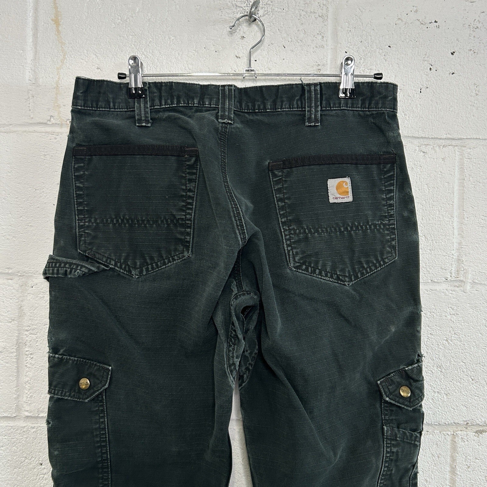 Vintage Carhartt Relaxed Fit Utility Cargo Pants “Black” B342 BLK Men’s 34x28.50
