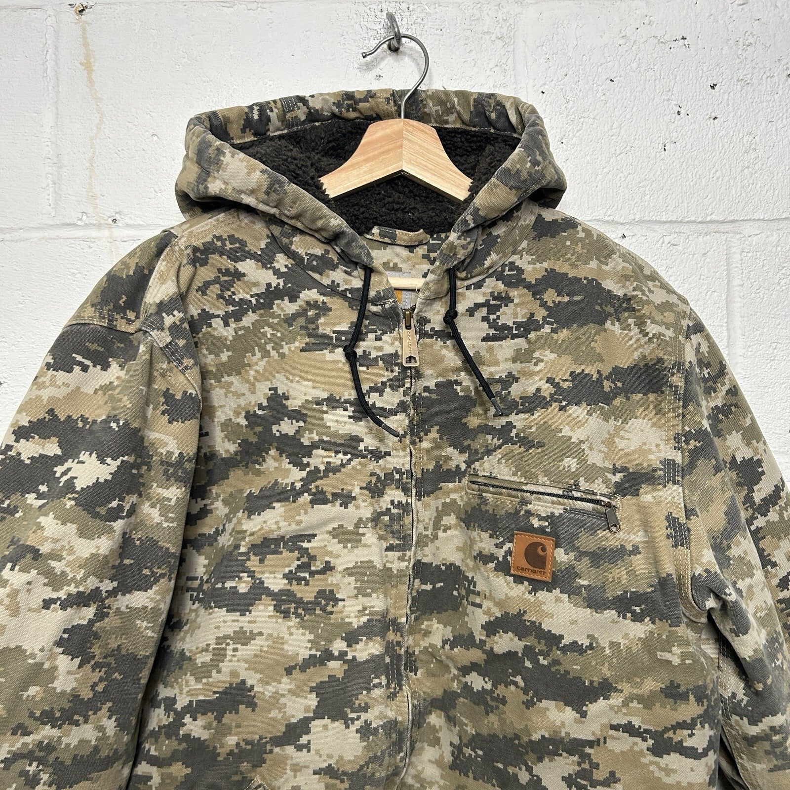 Carhartt Sherpa-Lined Hooded Detroit Jacket “Digital Camo” 101822-910 Men’s Med