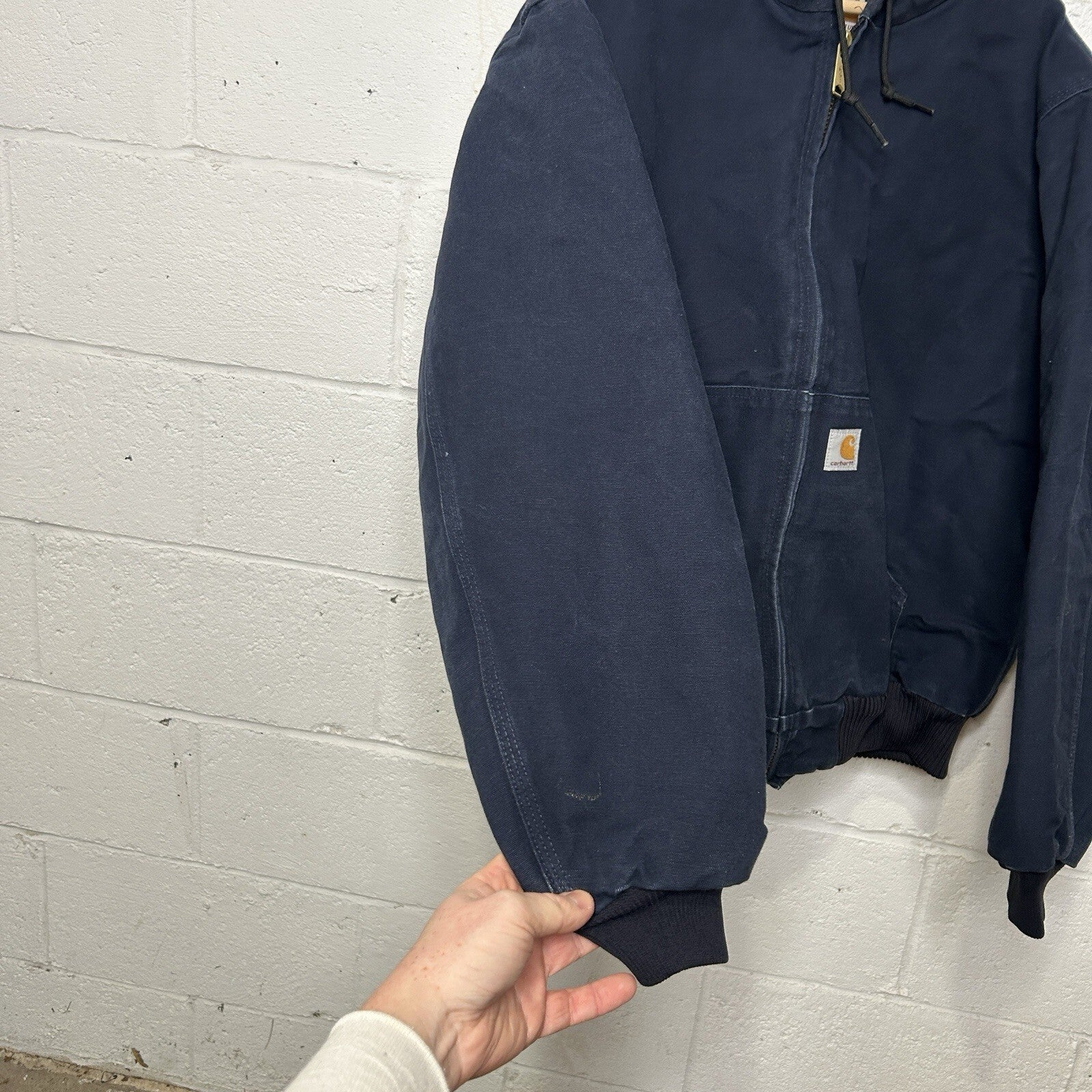Carhartt Quilted Hooded Active Jacket “Dark Navy” J140 DNY Men’s Large
