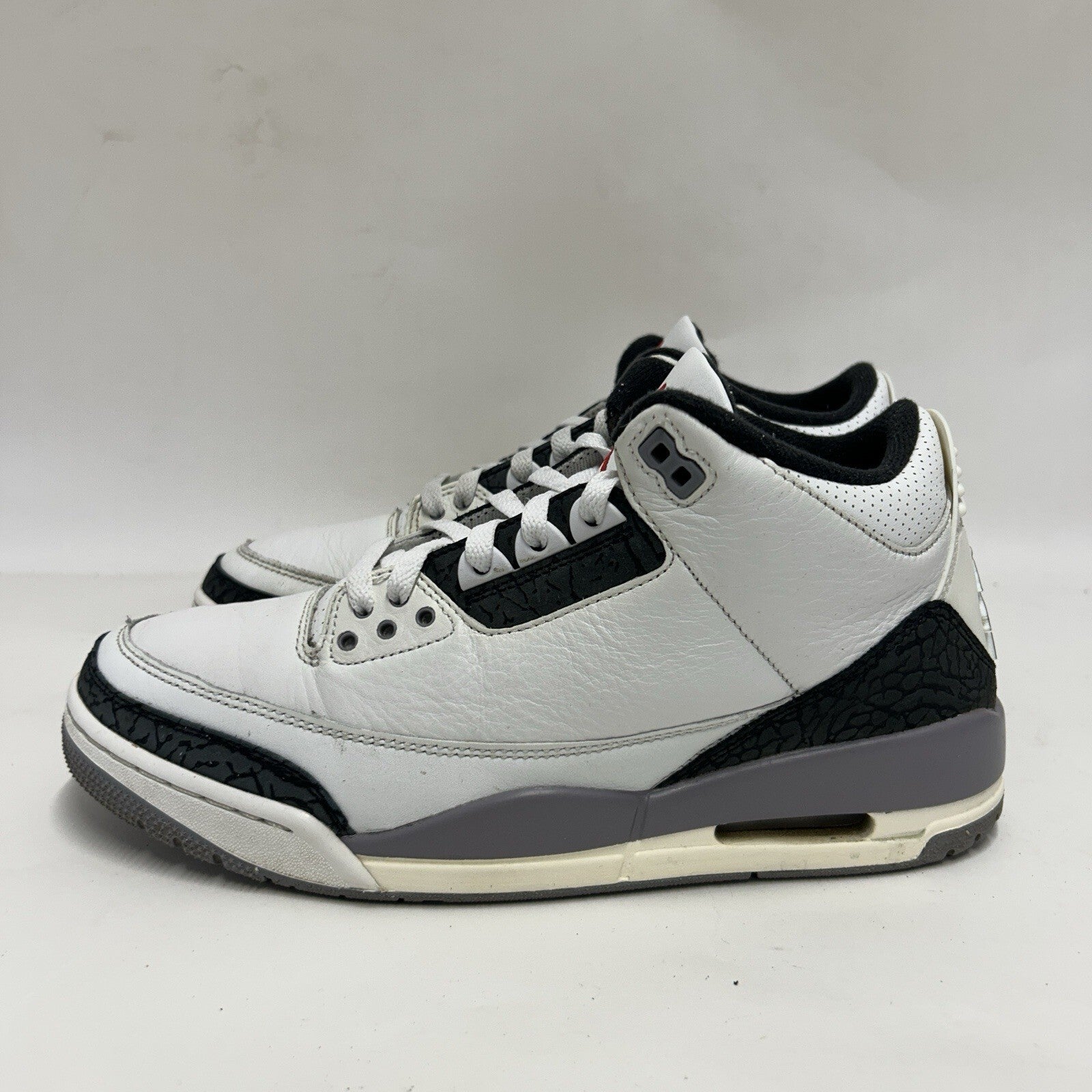 Nike Air Jordan 3 Retro “Cement Grey White Fire Red” CT8532-106 Men’s 9 Worn